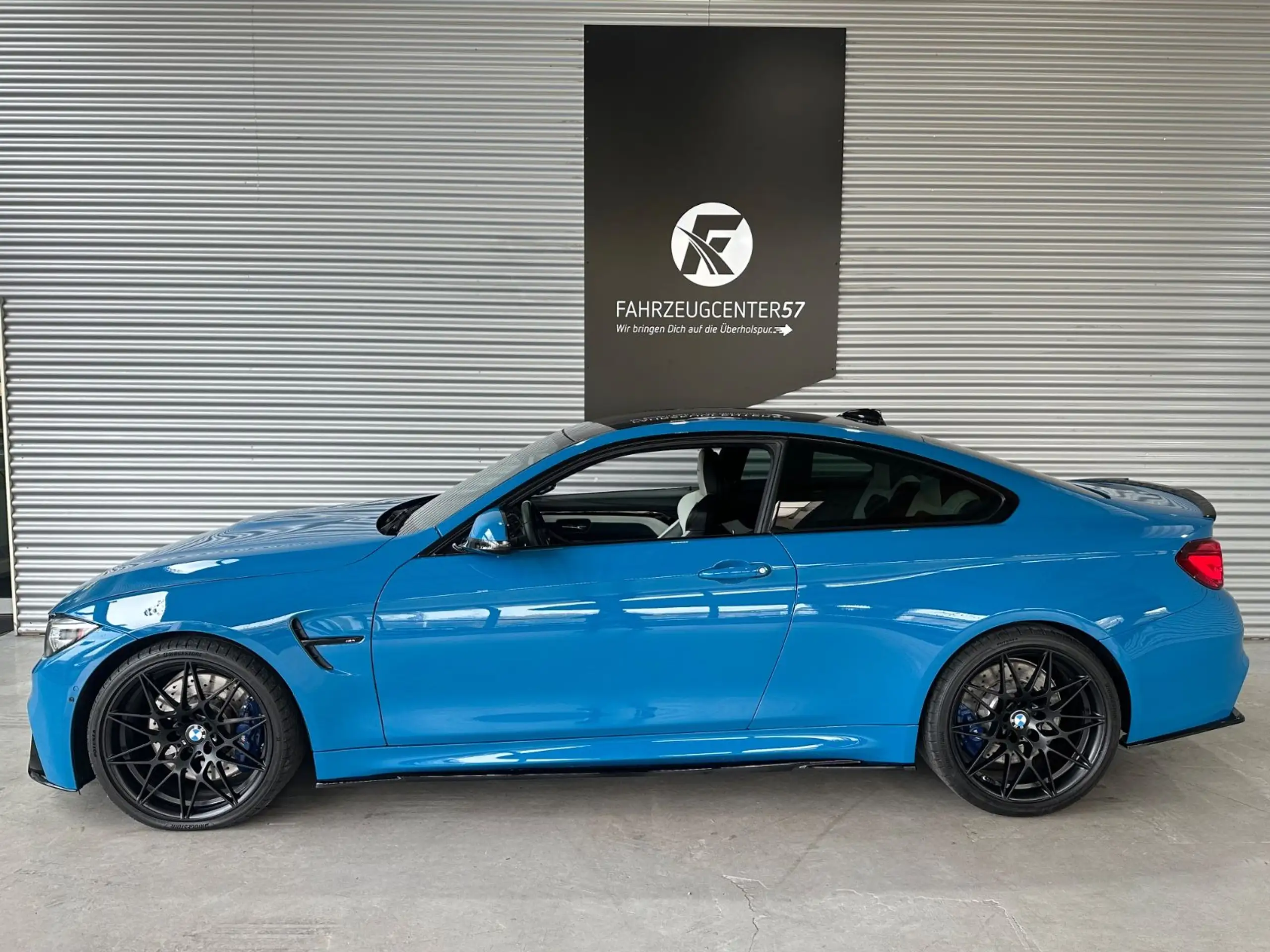 BMW - M4