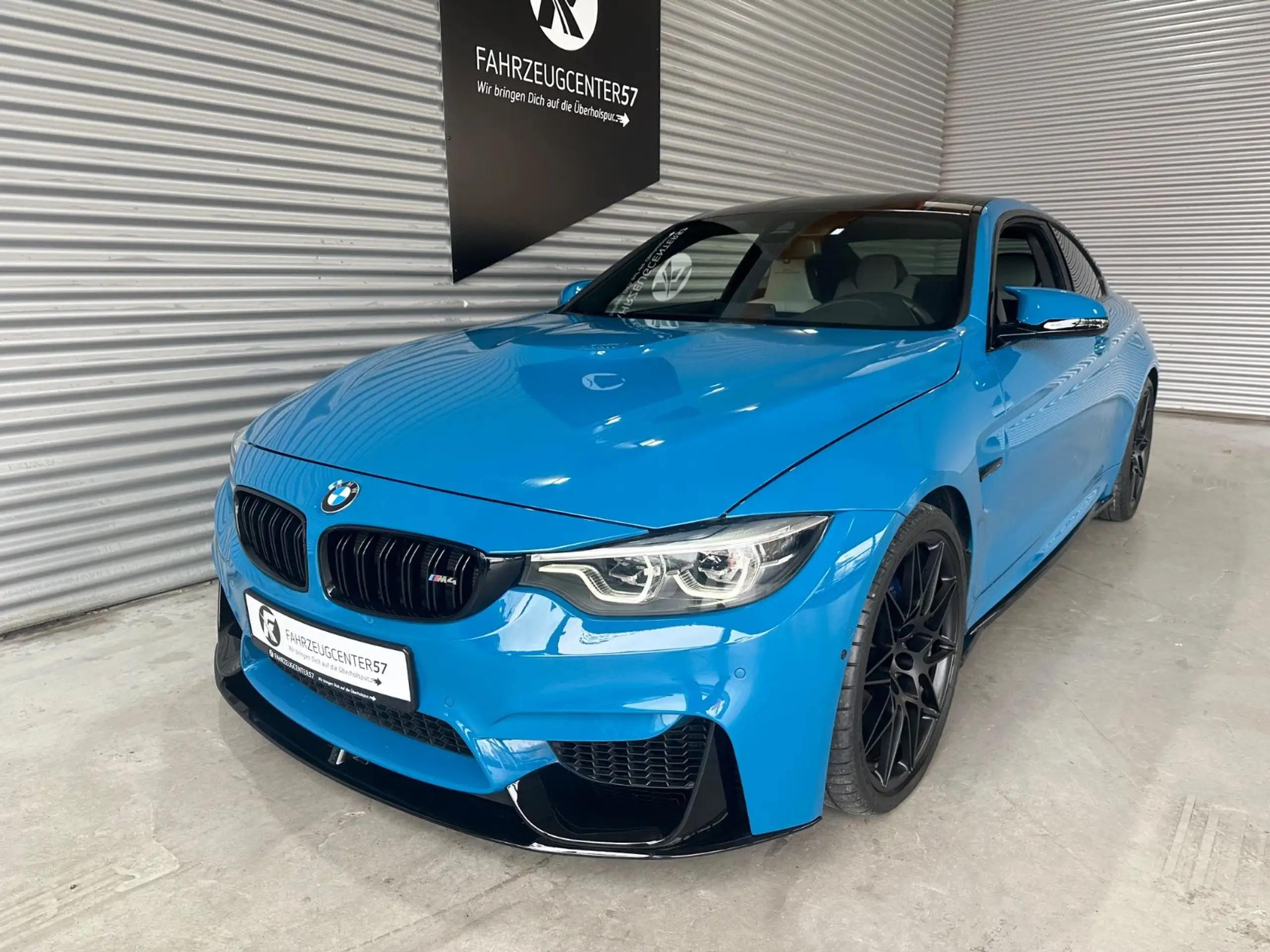 BMW - M4