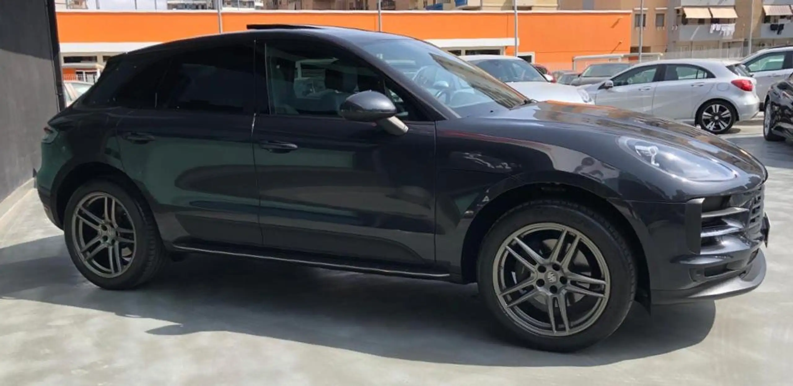 Porsche - Macan