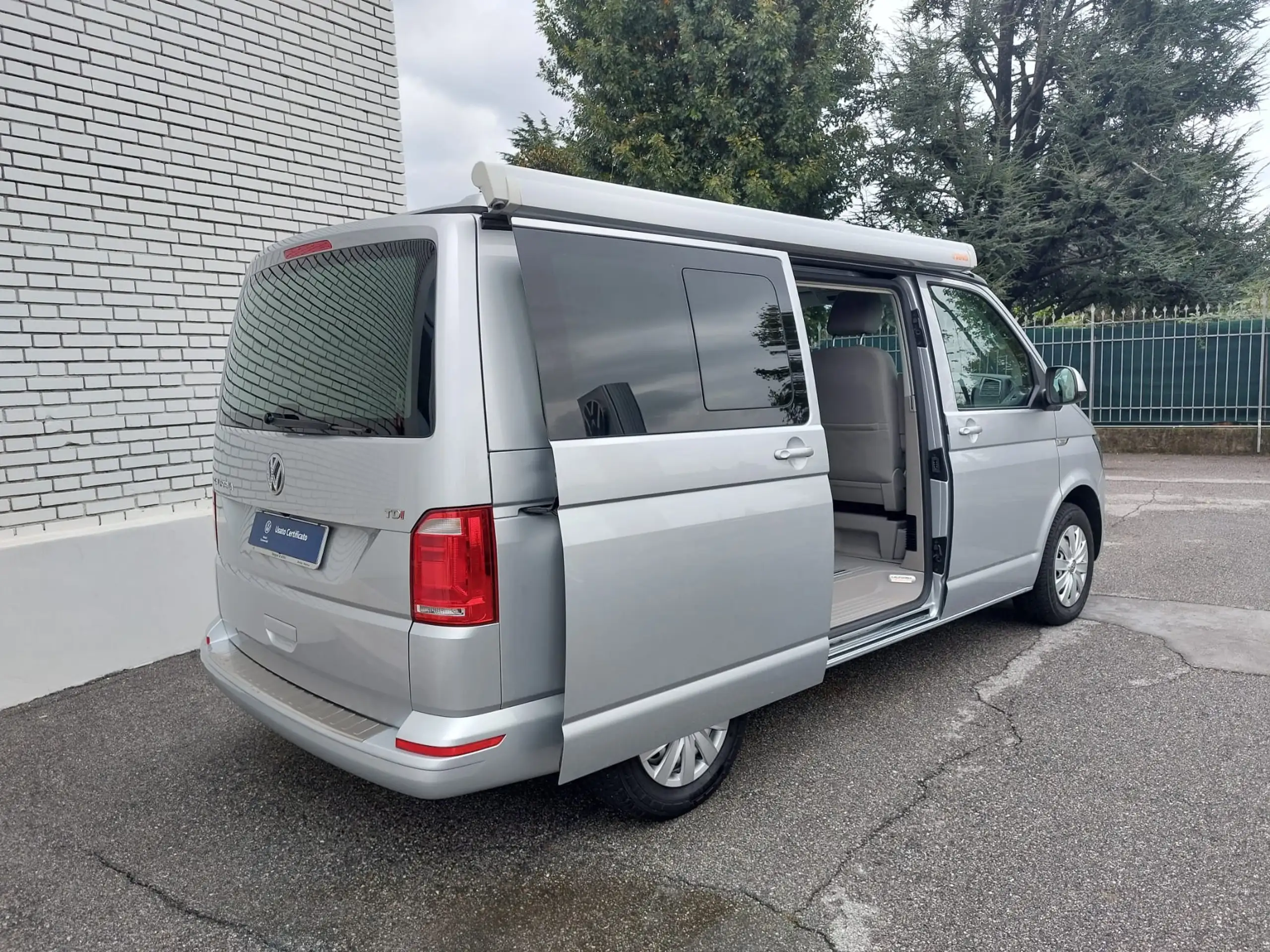 Volkswagen - T6 California