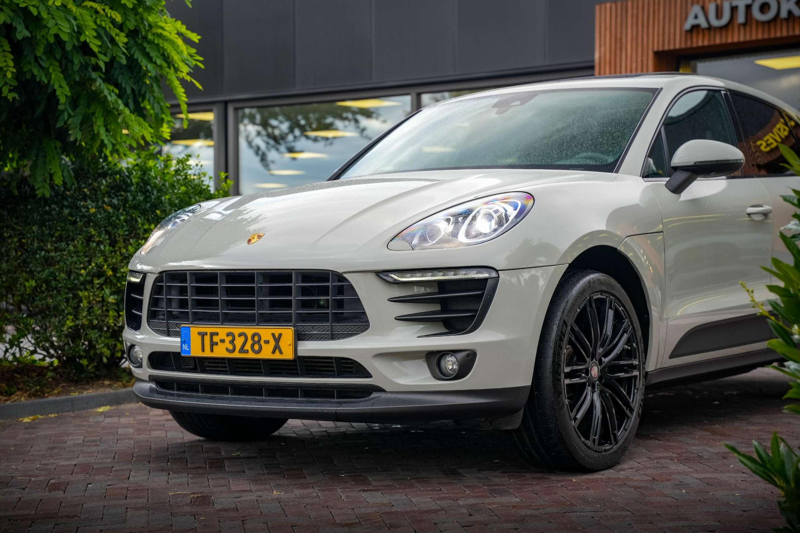 Porsche - Macan