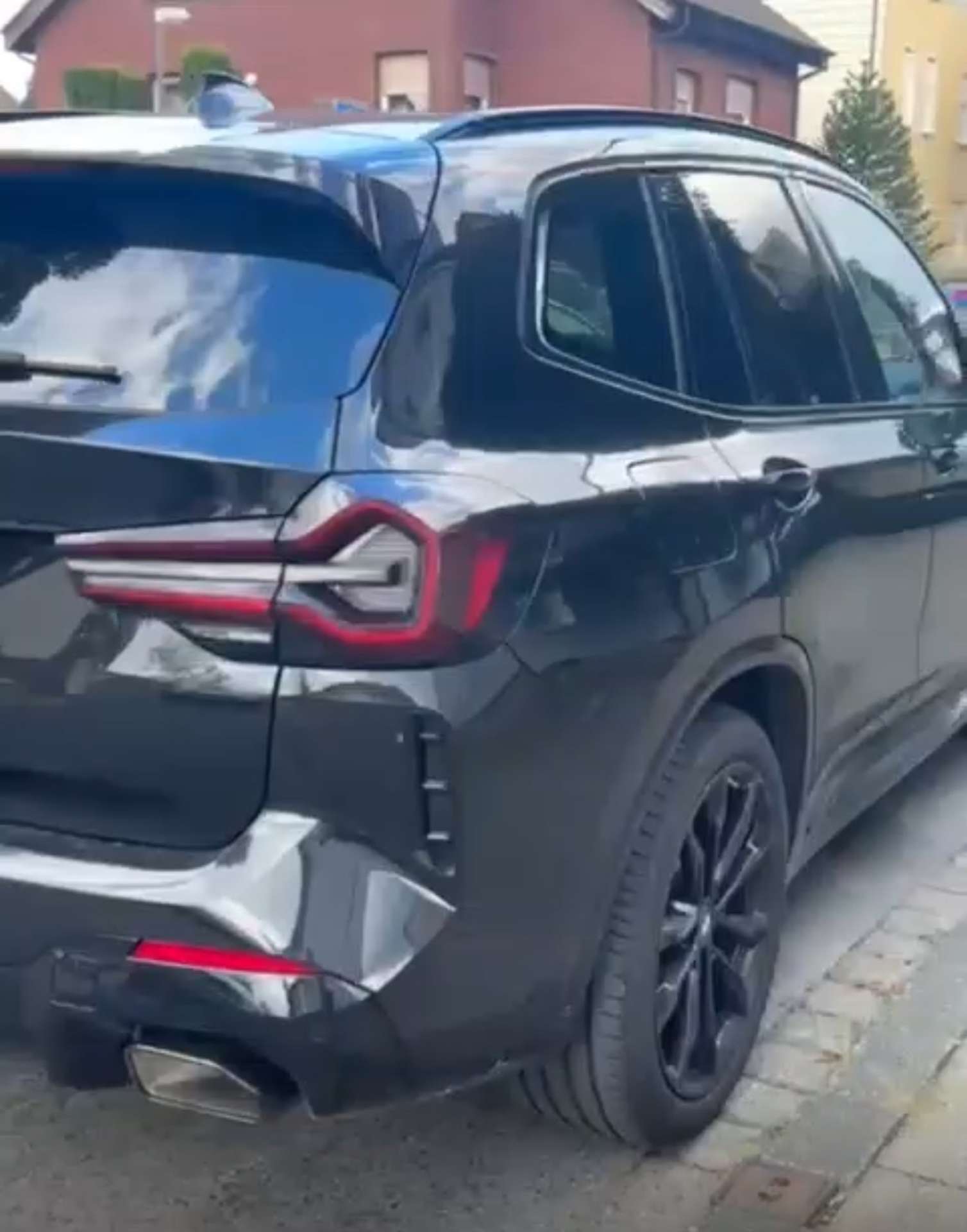 BMW - X1