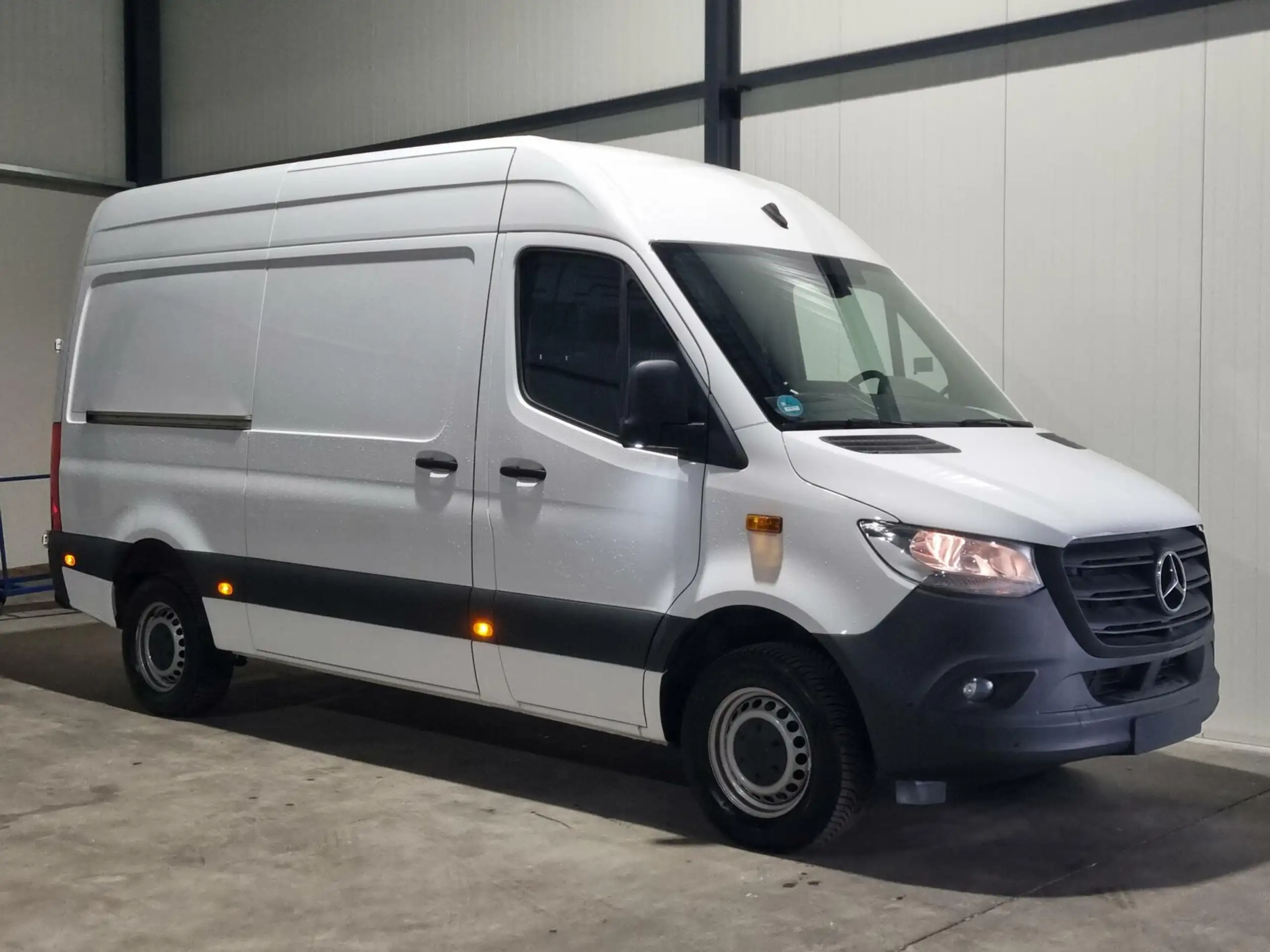 Mercedes-Benz - Sprinter