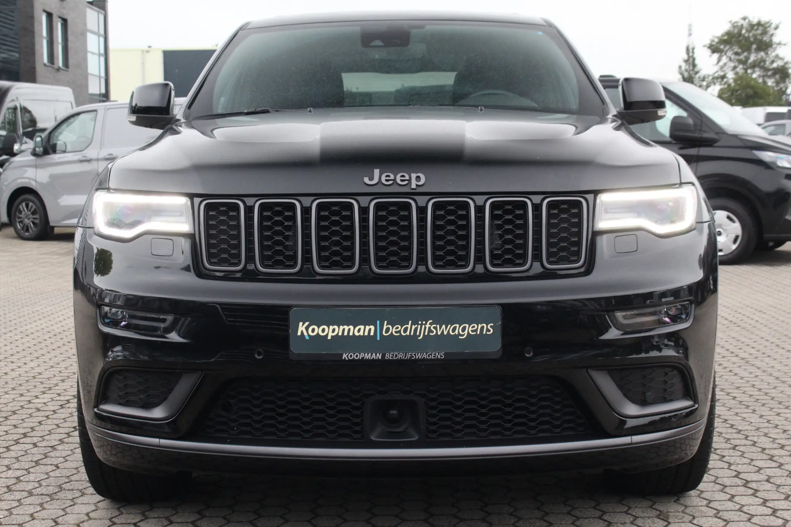 Jeep - Grand Cherokee