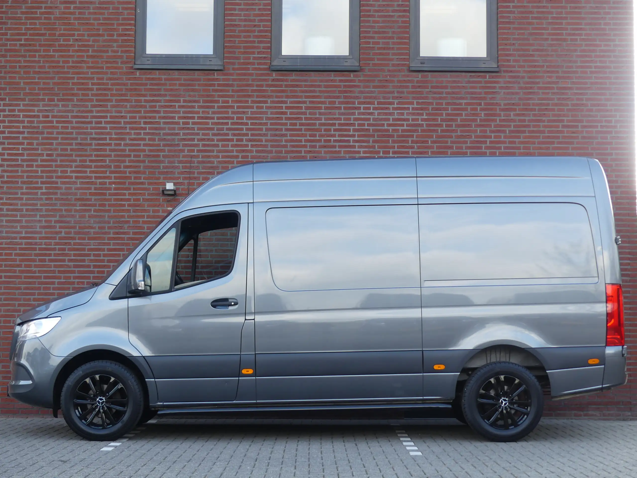 Mercedes-Benz - Sprinter