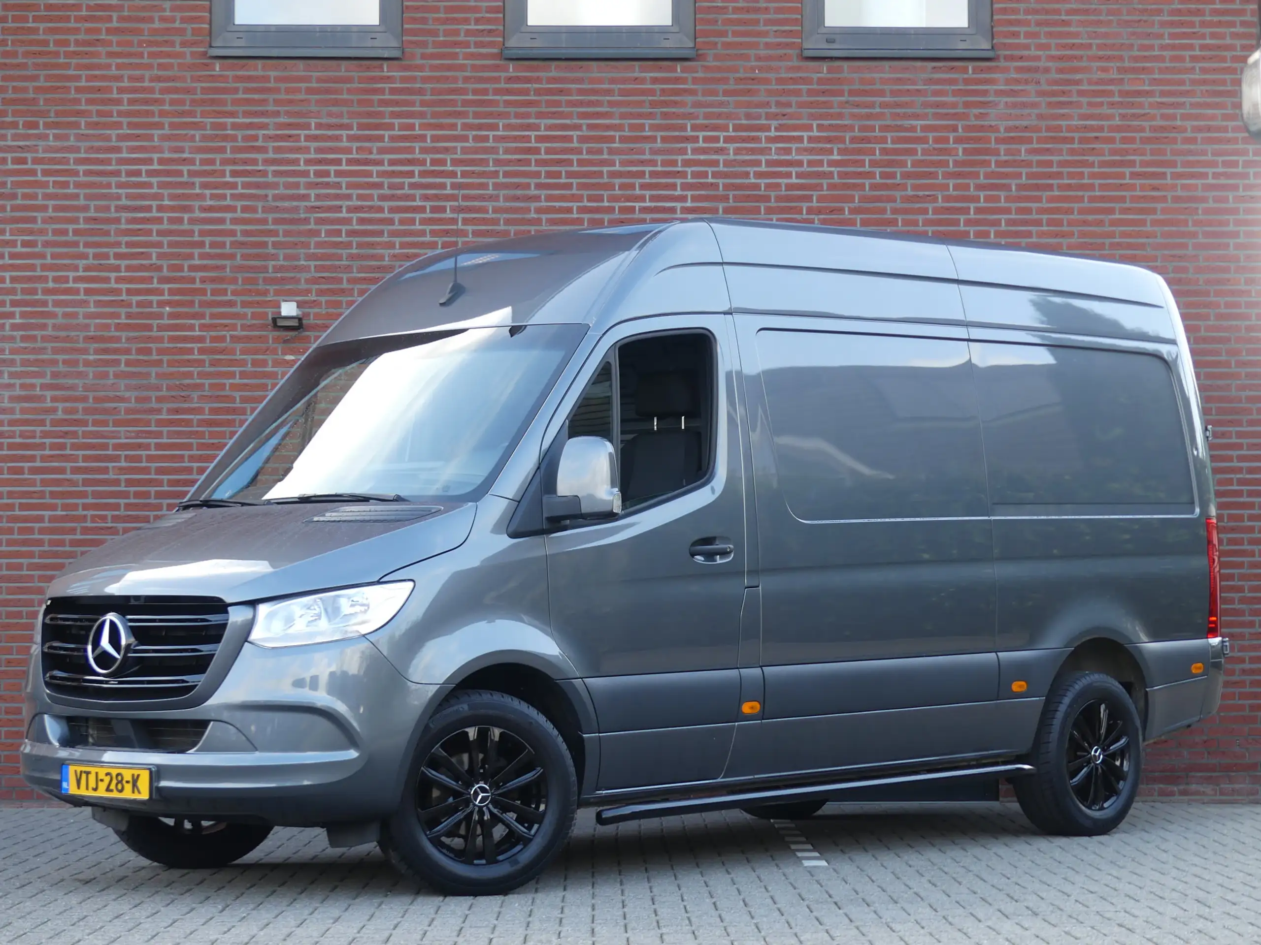 Mercedes-Benz - Sprinter