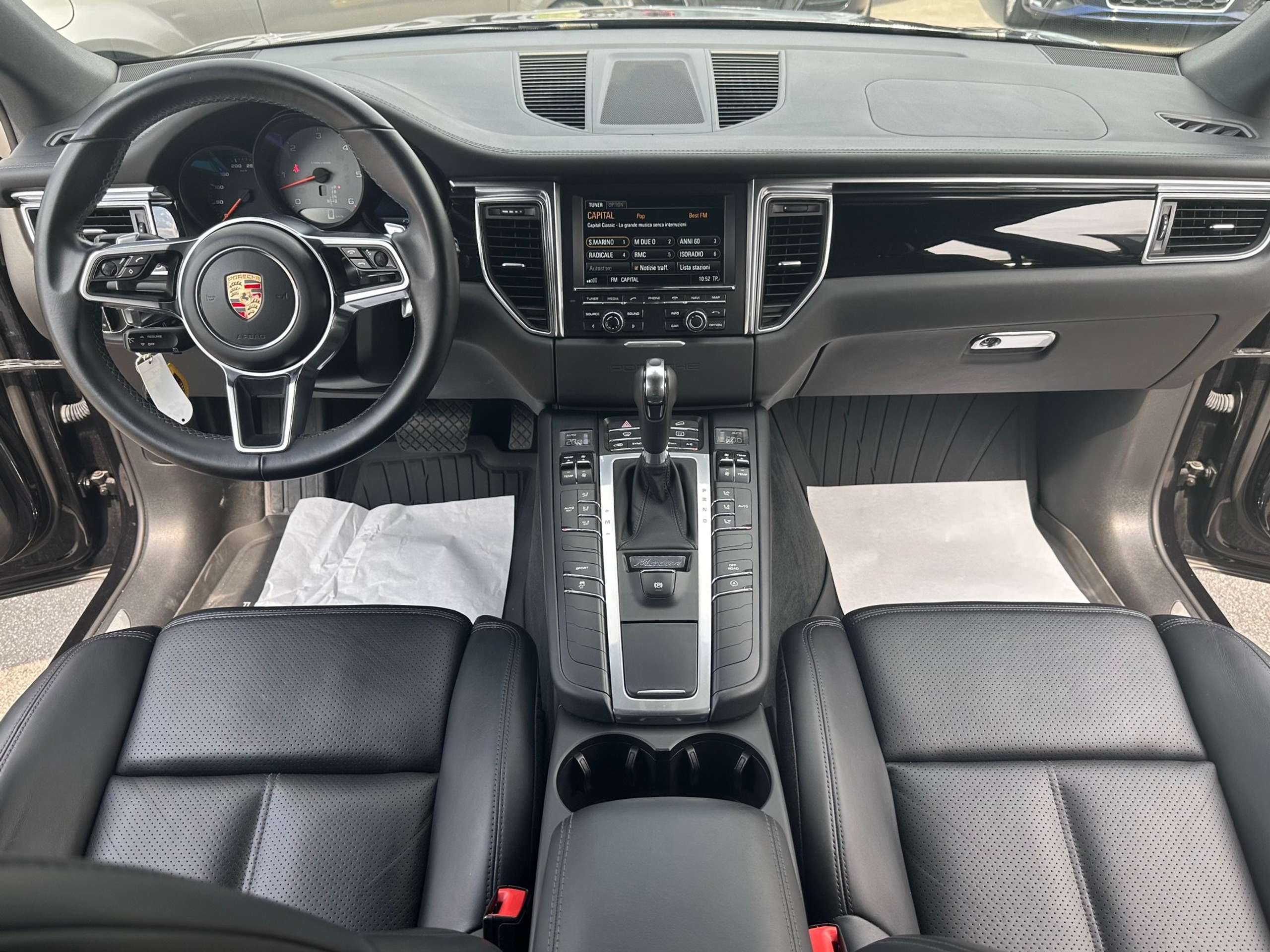 Porsche - Macan