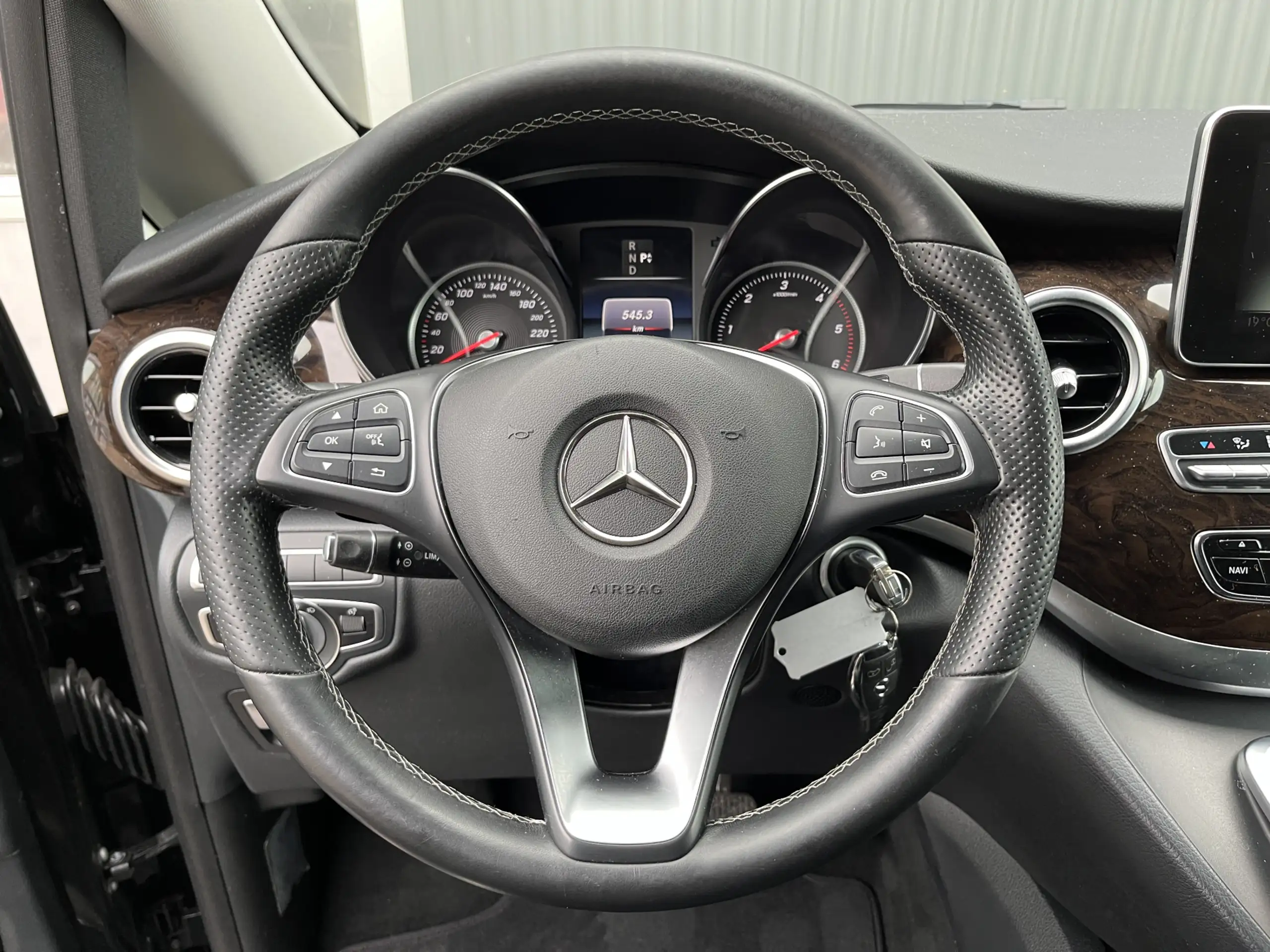 Mercedes-Benz - V 250