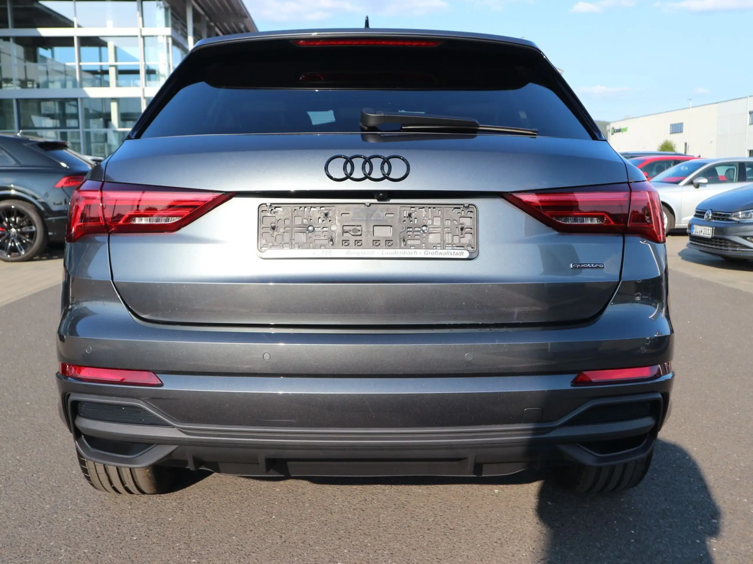 Audi - Q3