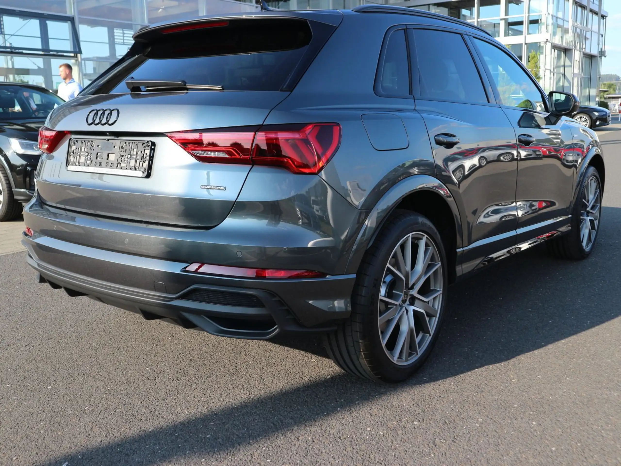 Audi - Q3