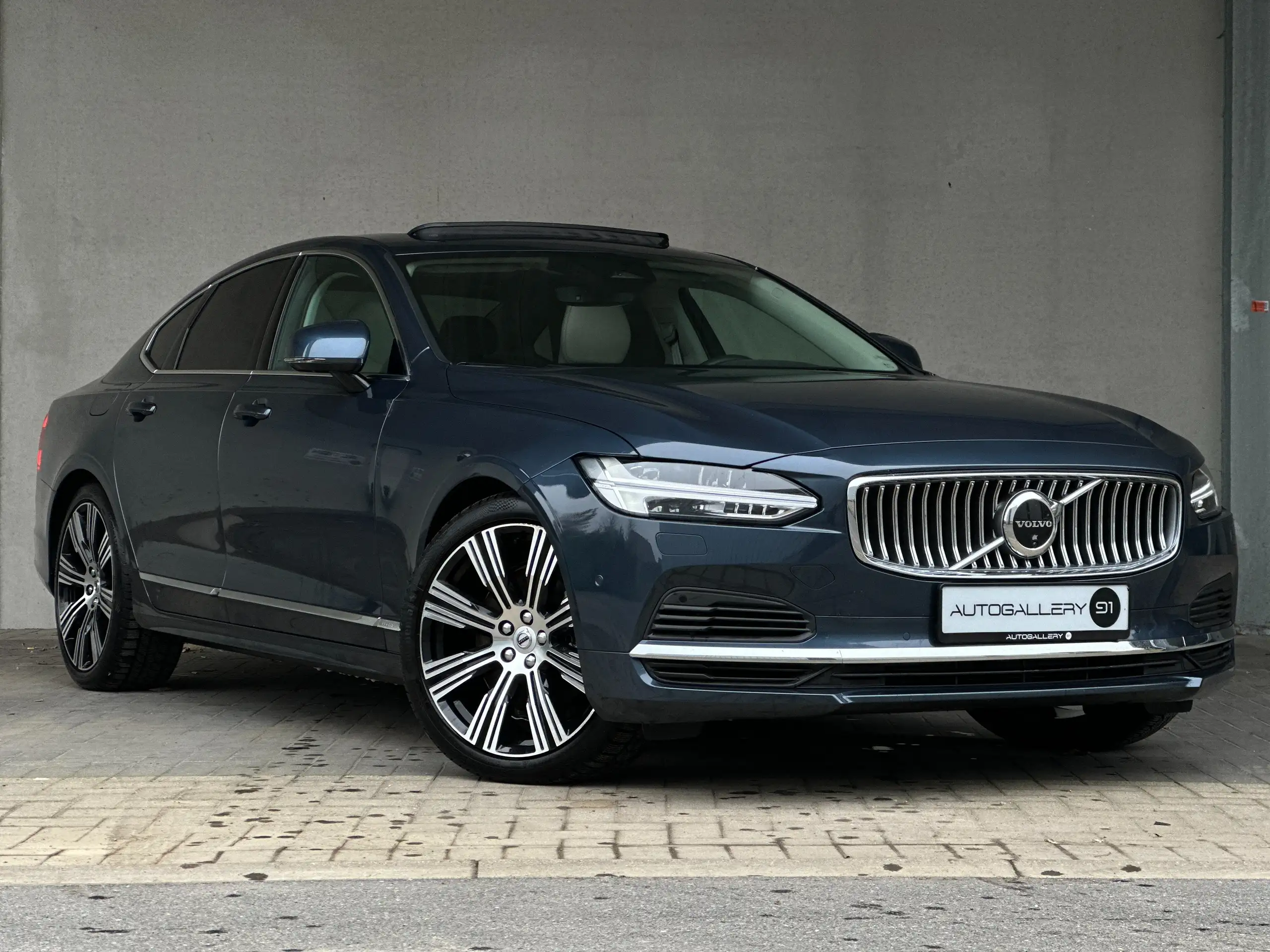 Volvo - S90