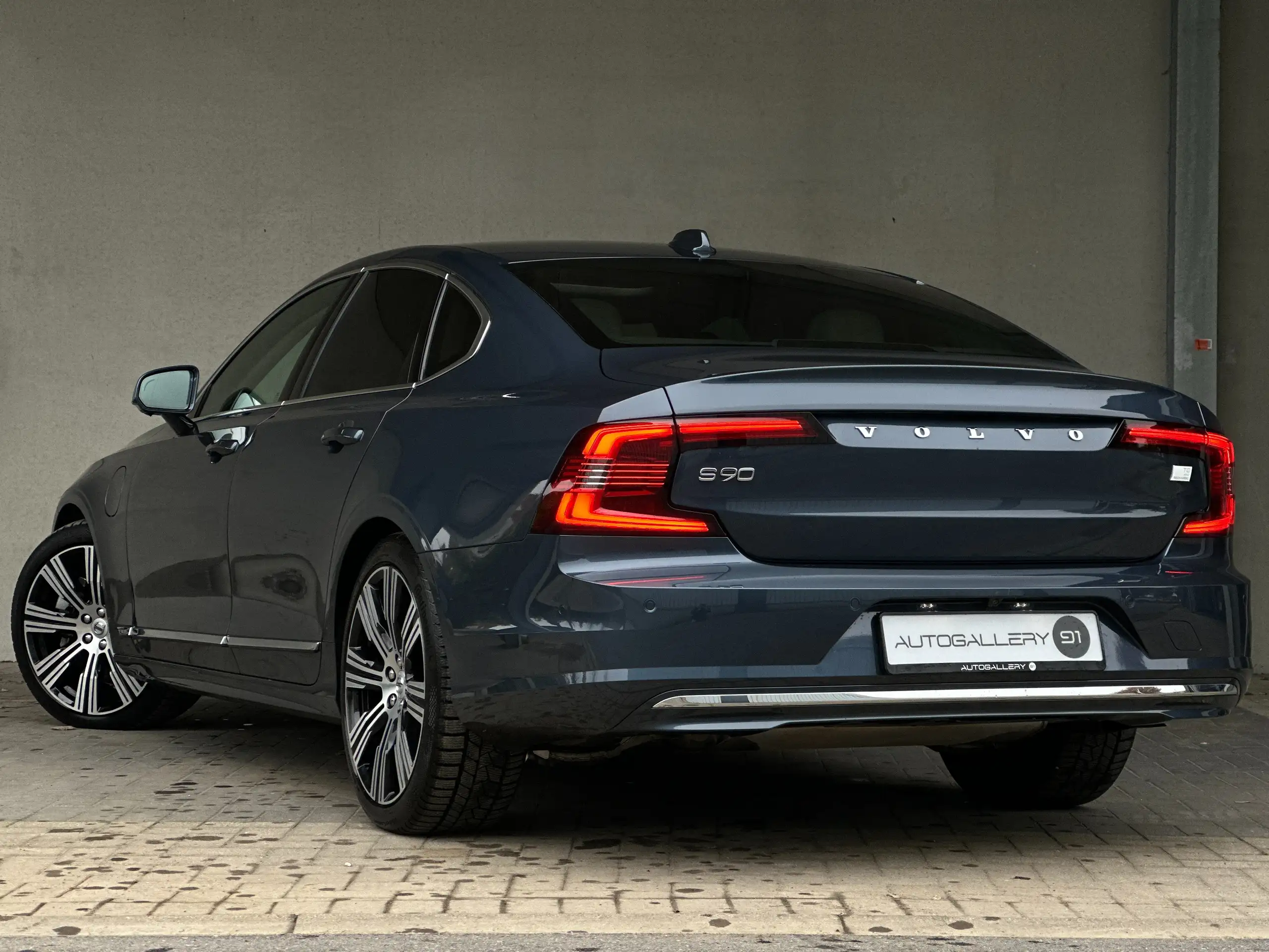 Volvo - S90