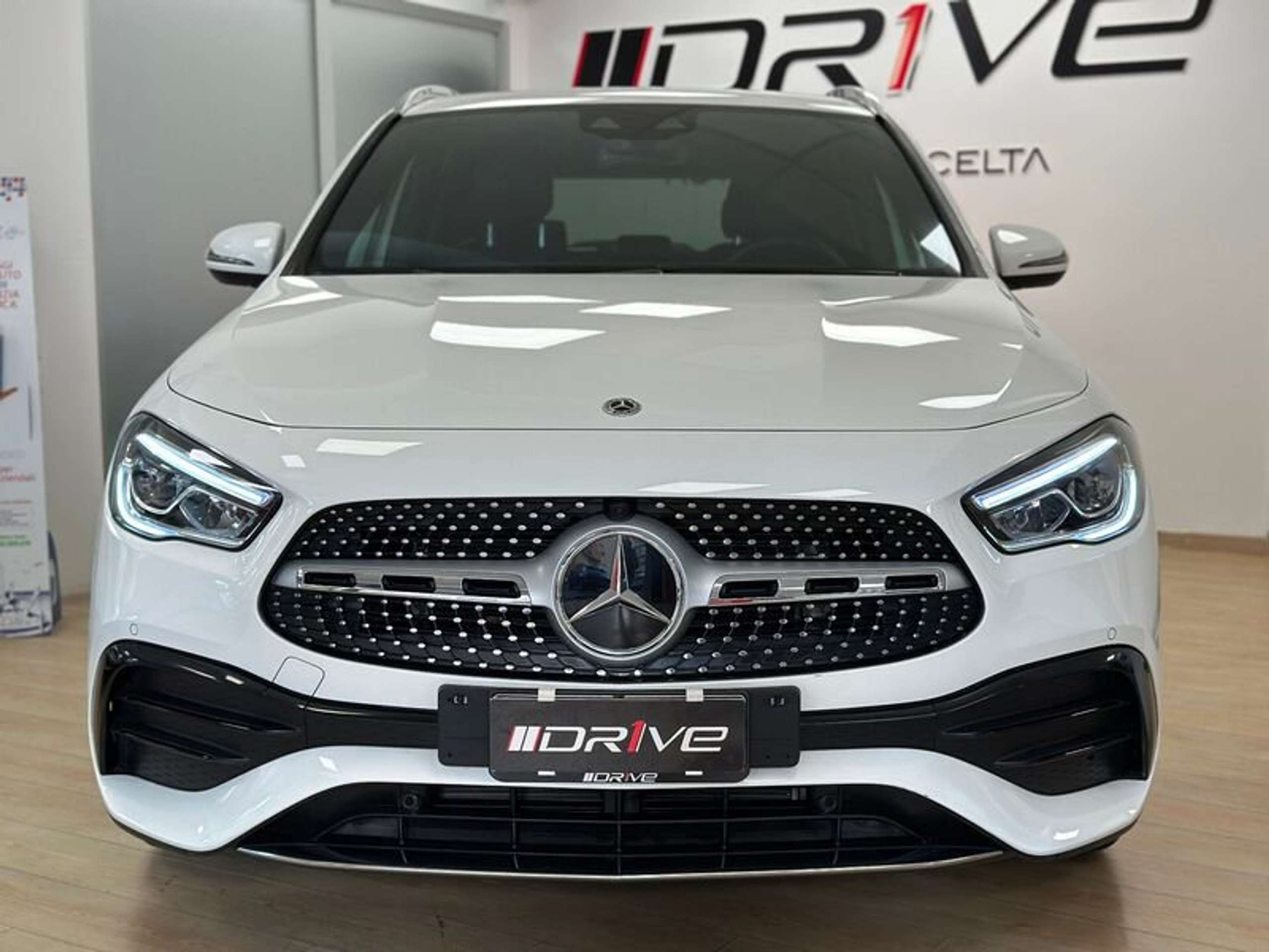 Mercedes-Benz - GLA 200