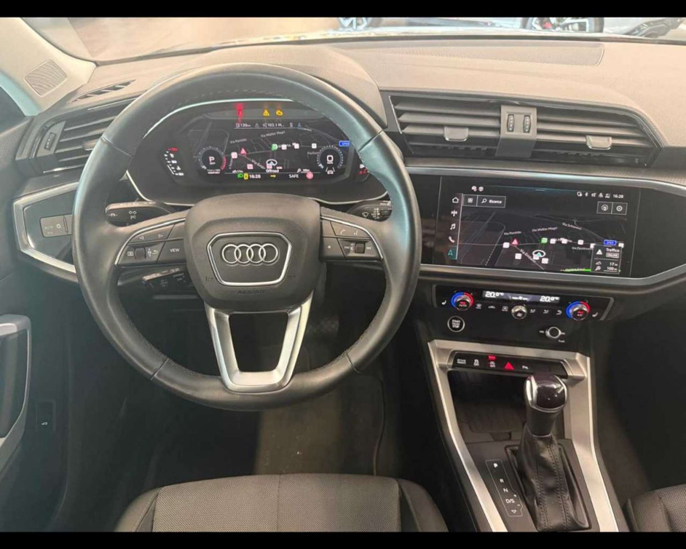 Audi - Q3