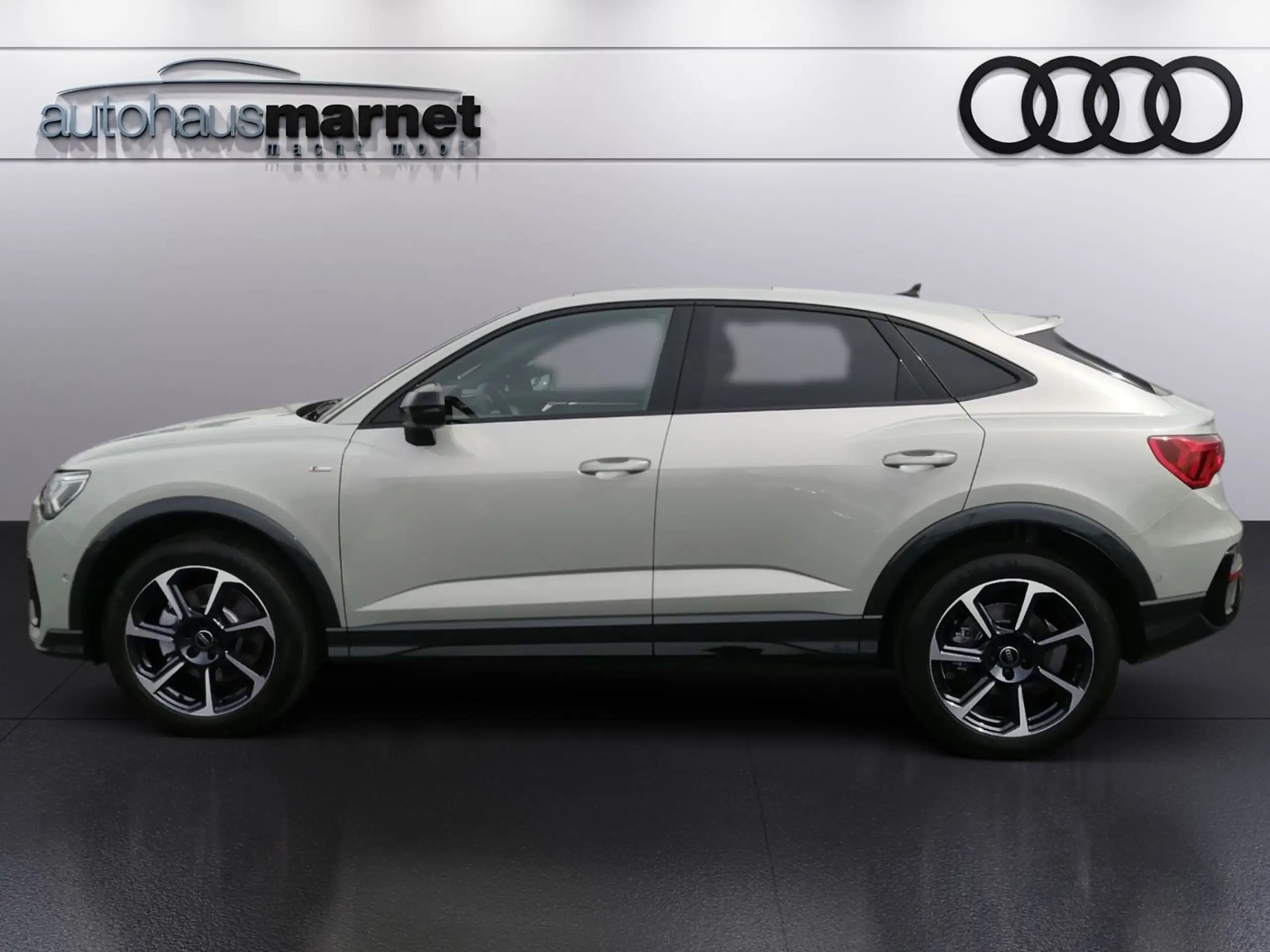 Audi - Q3