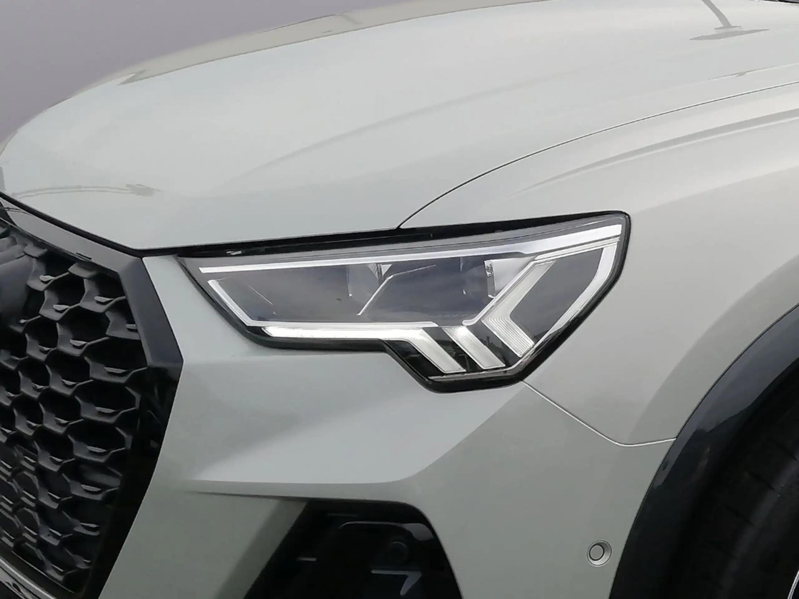 Audi - Q3