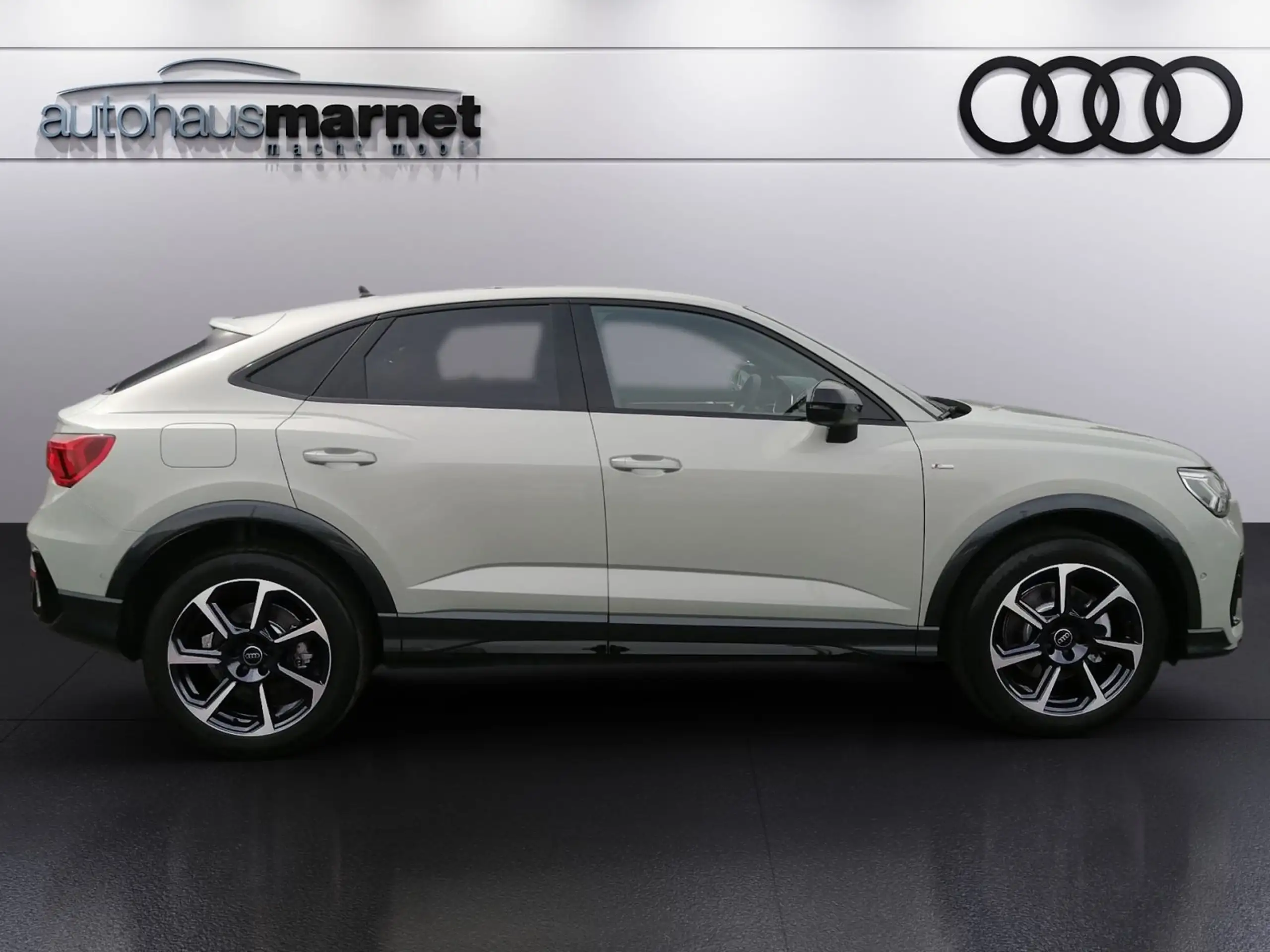 Audi - Q3