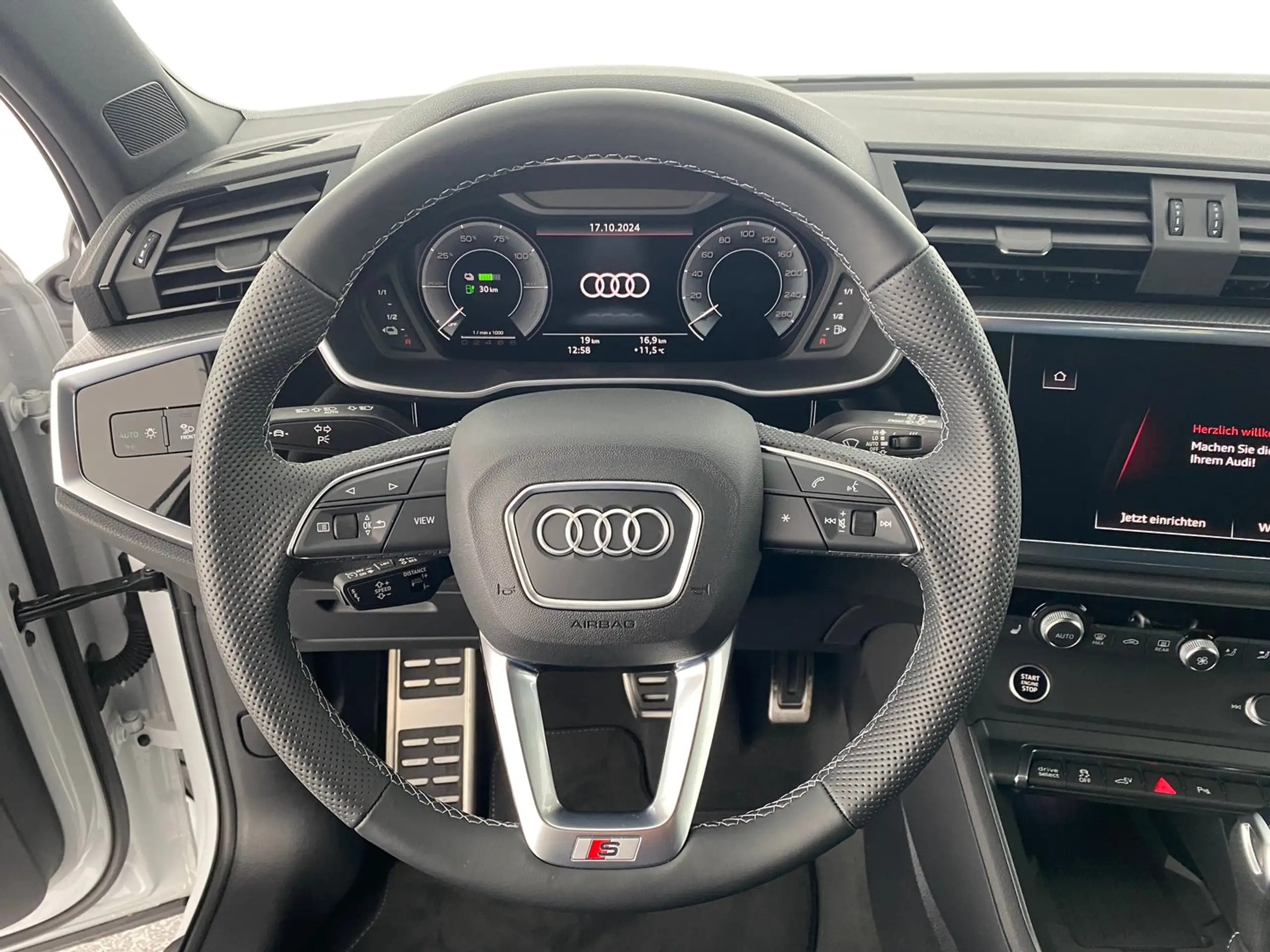 Audi - Q3