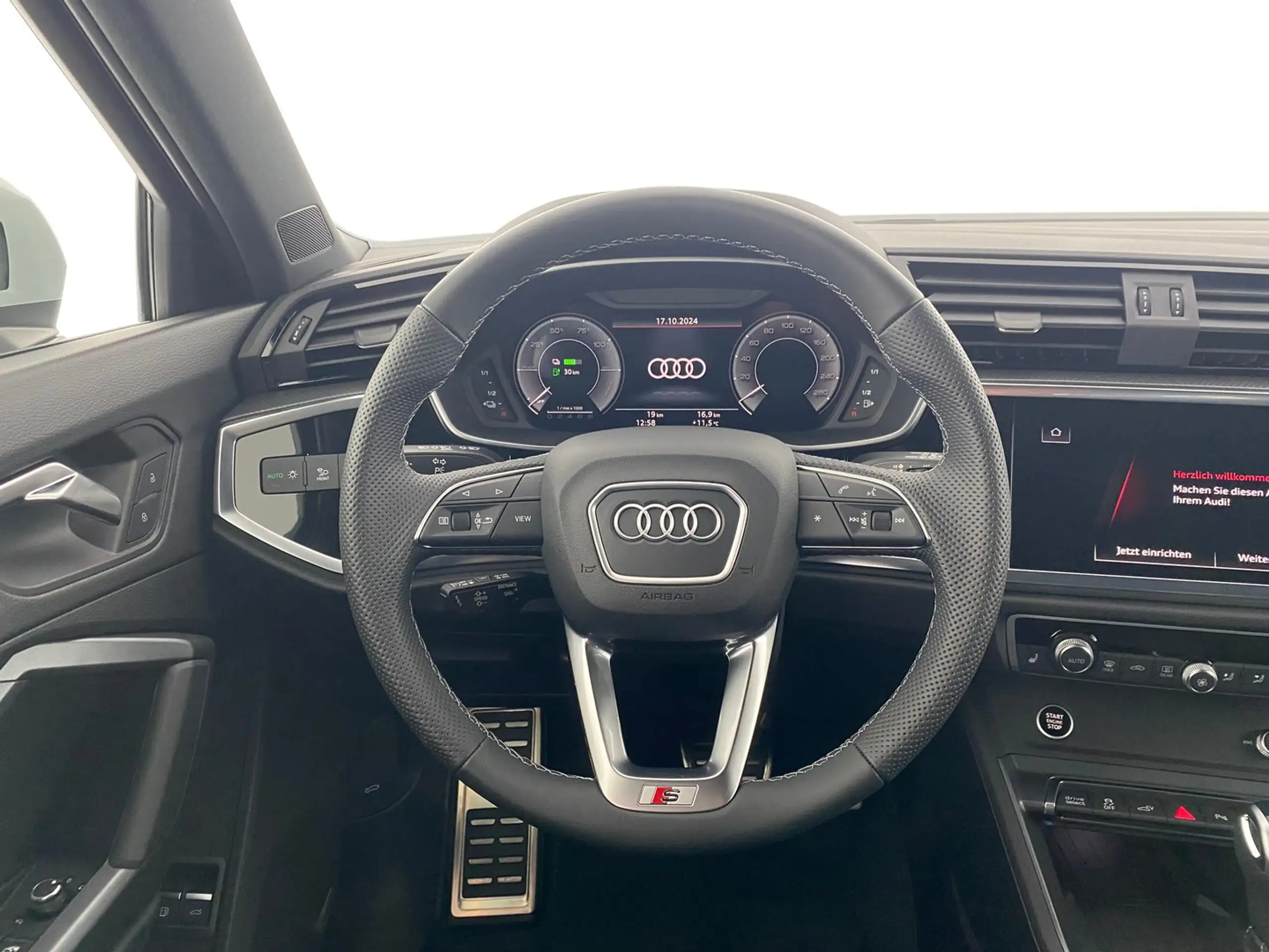 Audi - Q3