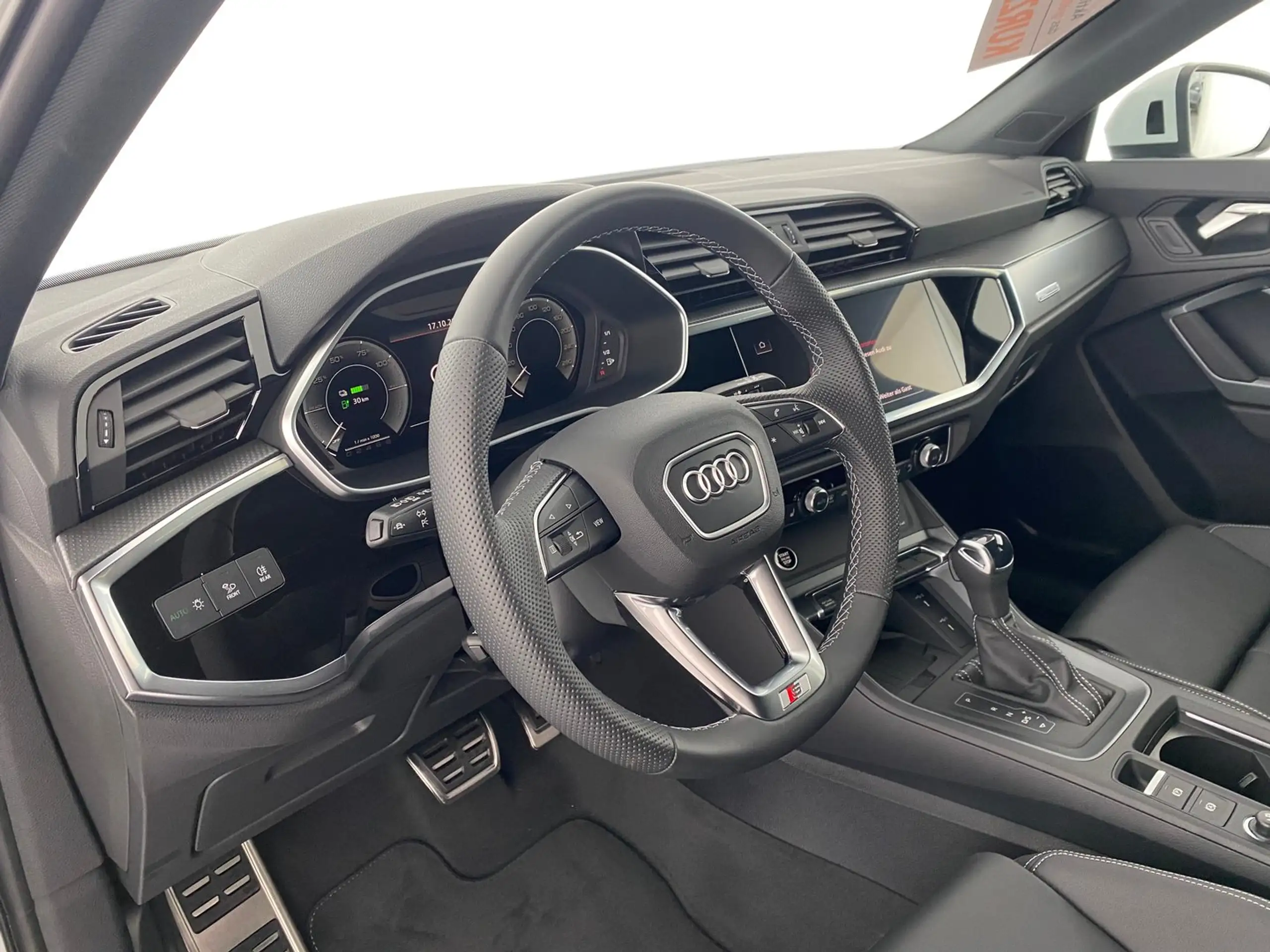 Audi - Q3