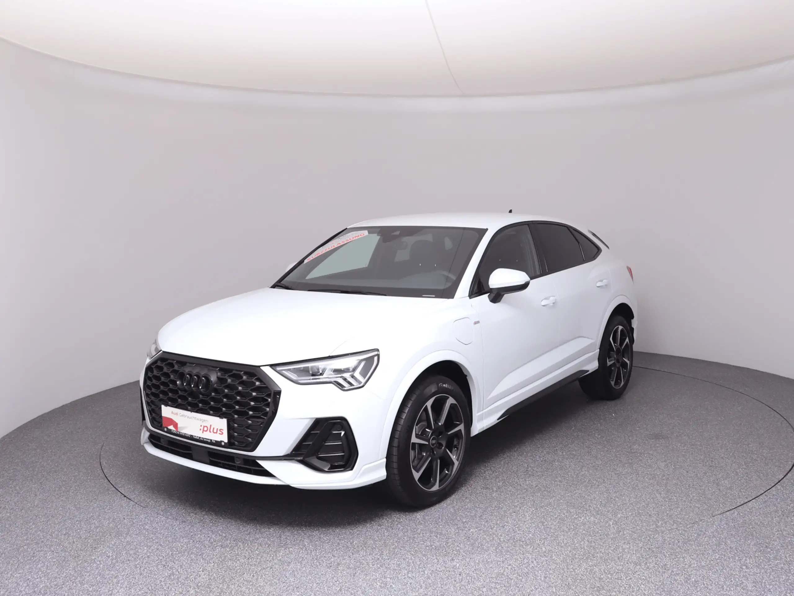 Audi - Q3