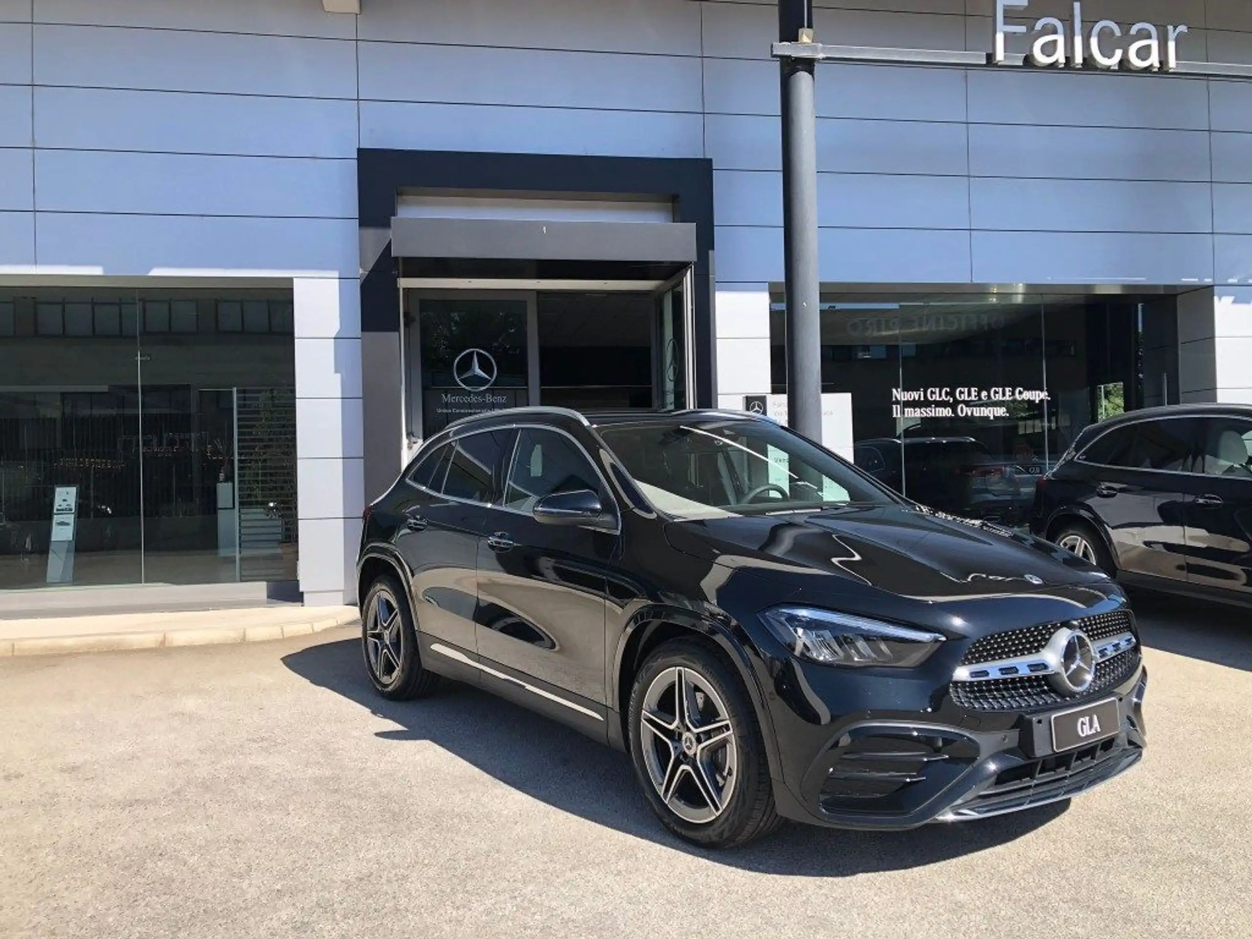 Mercedes-Benz - GLA 200