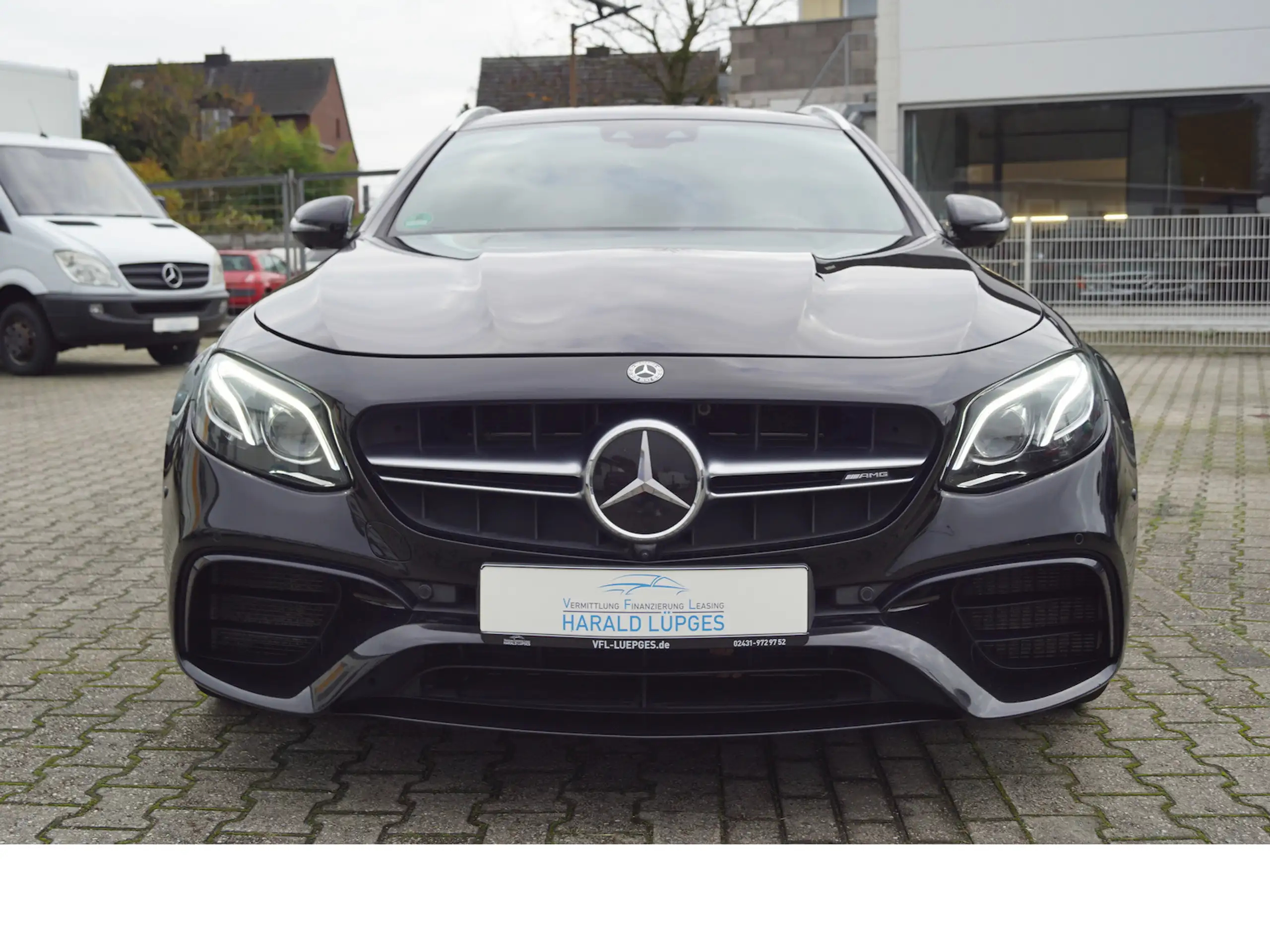 Mercedes-Benz - E 63 AMG