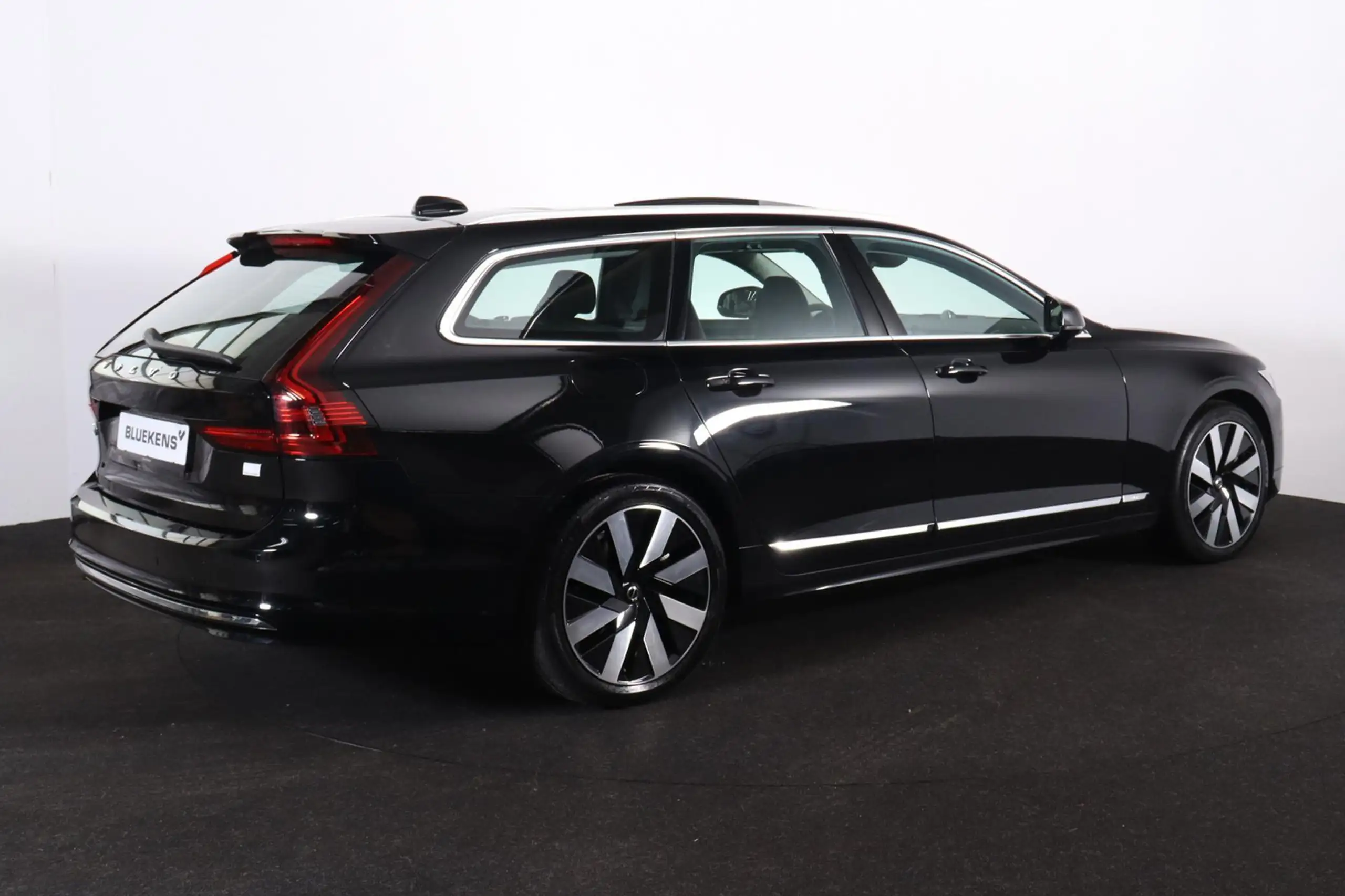 Volvo - V90