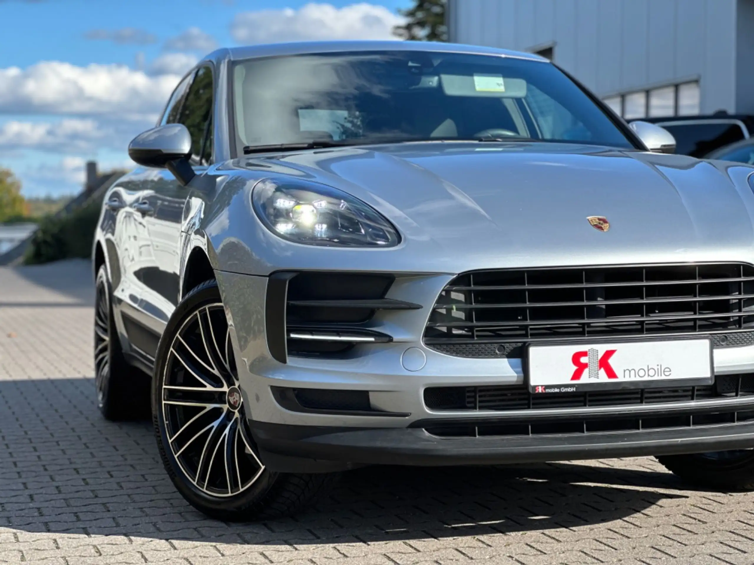 Porsche - Macan