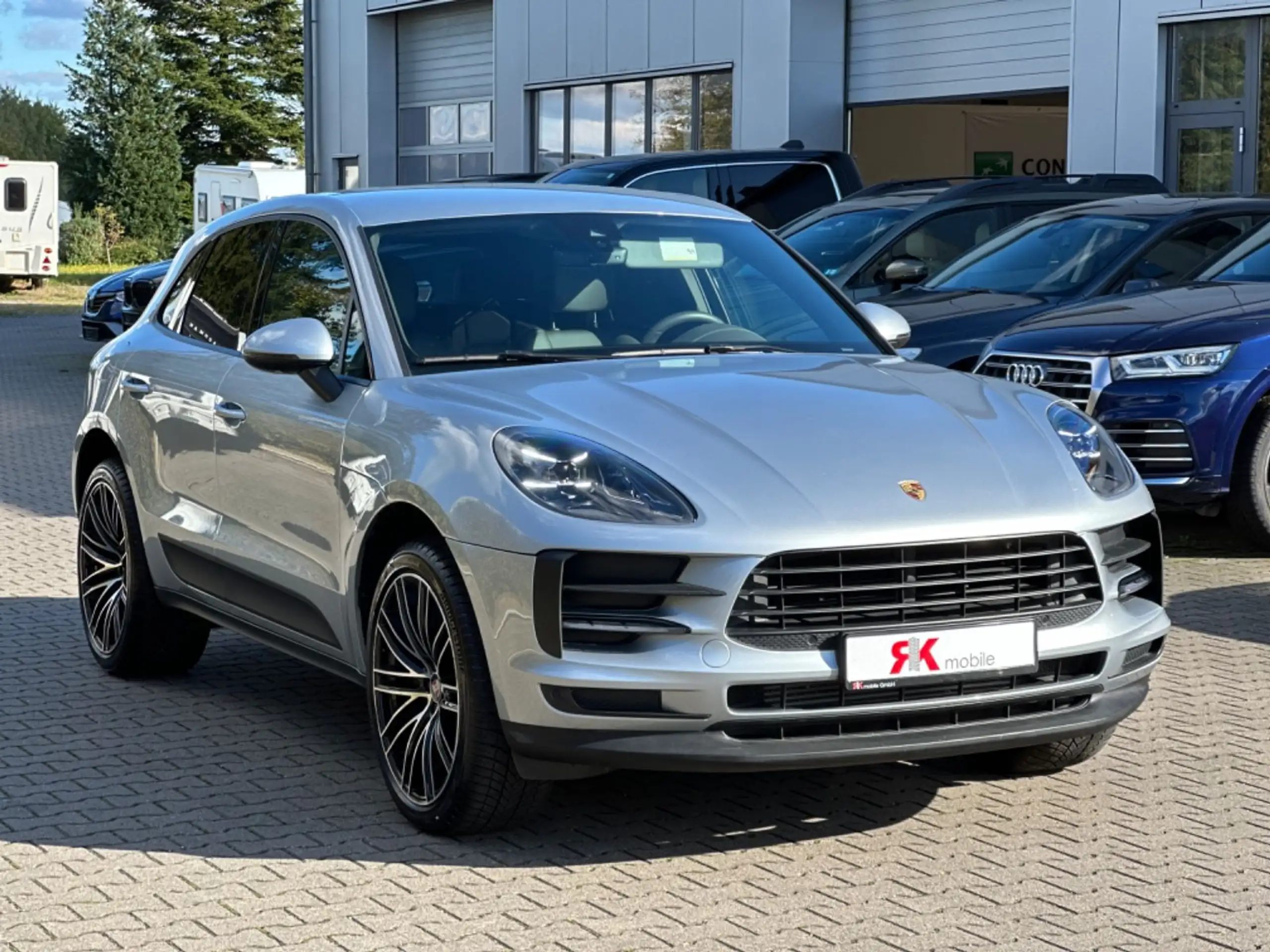 Porsche - Macan