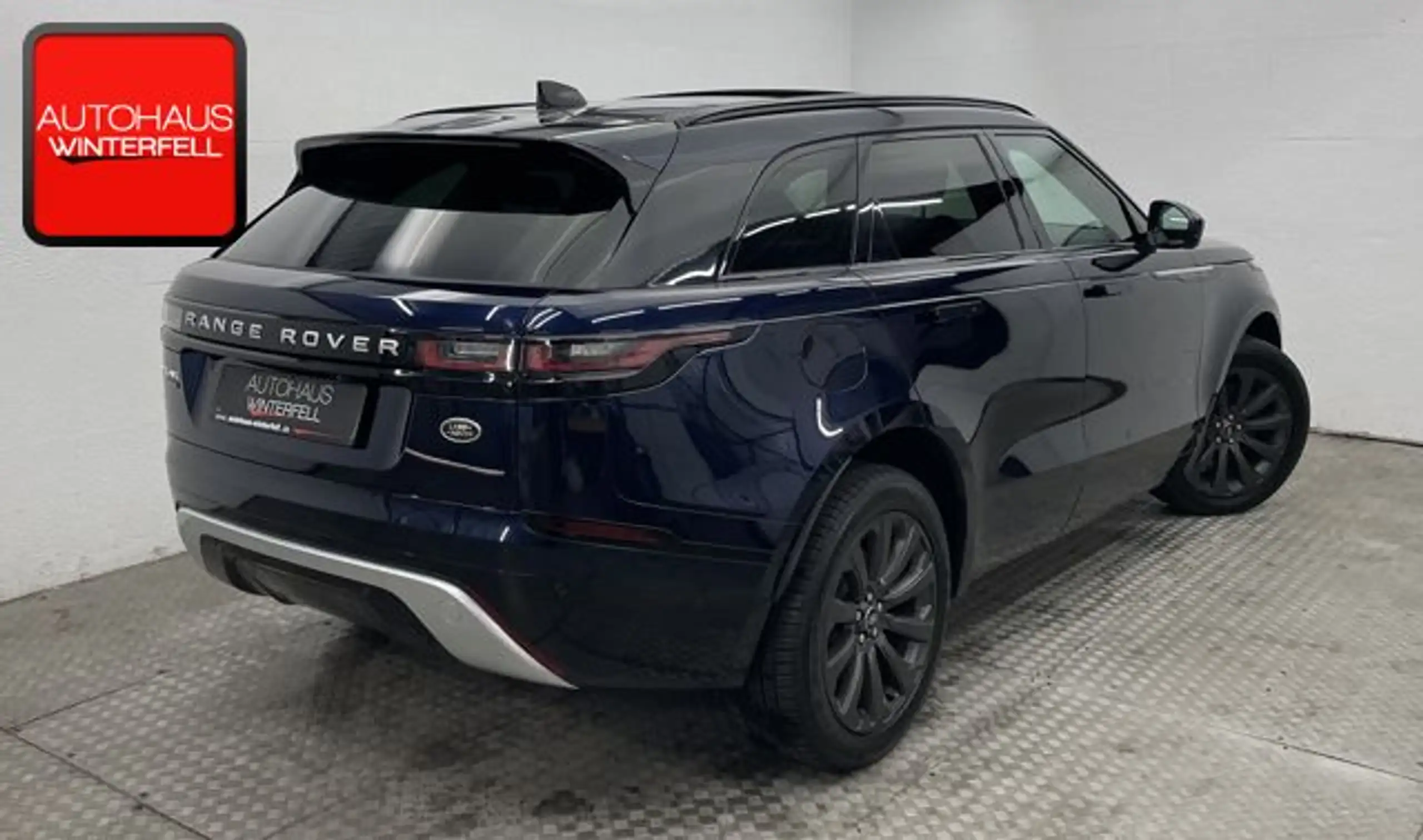 Land Rover - Range Rover Velar