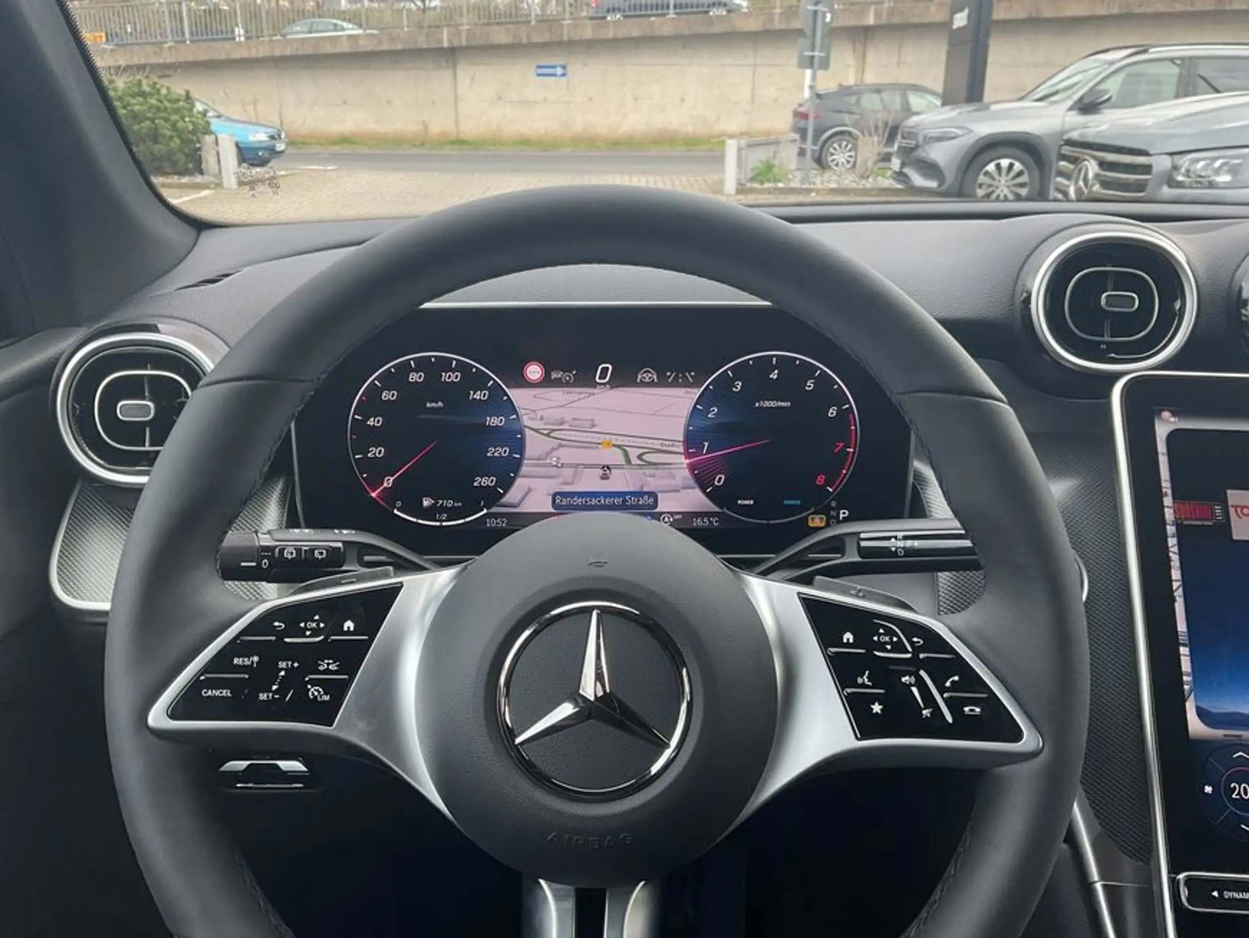 Mercedes-Benz - GLC 200