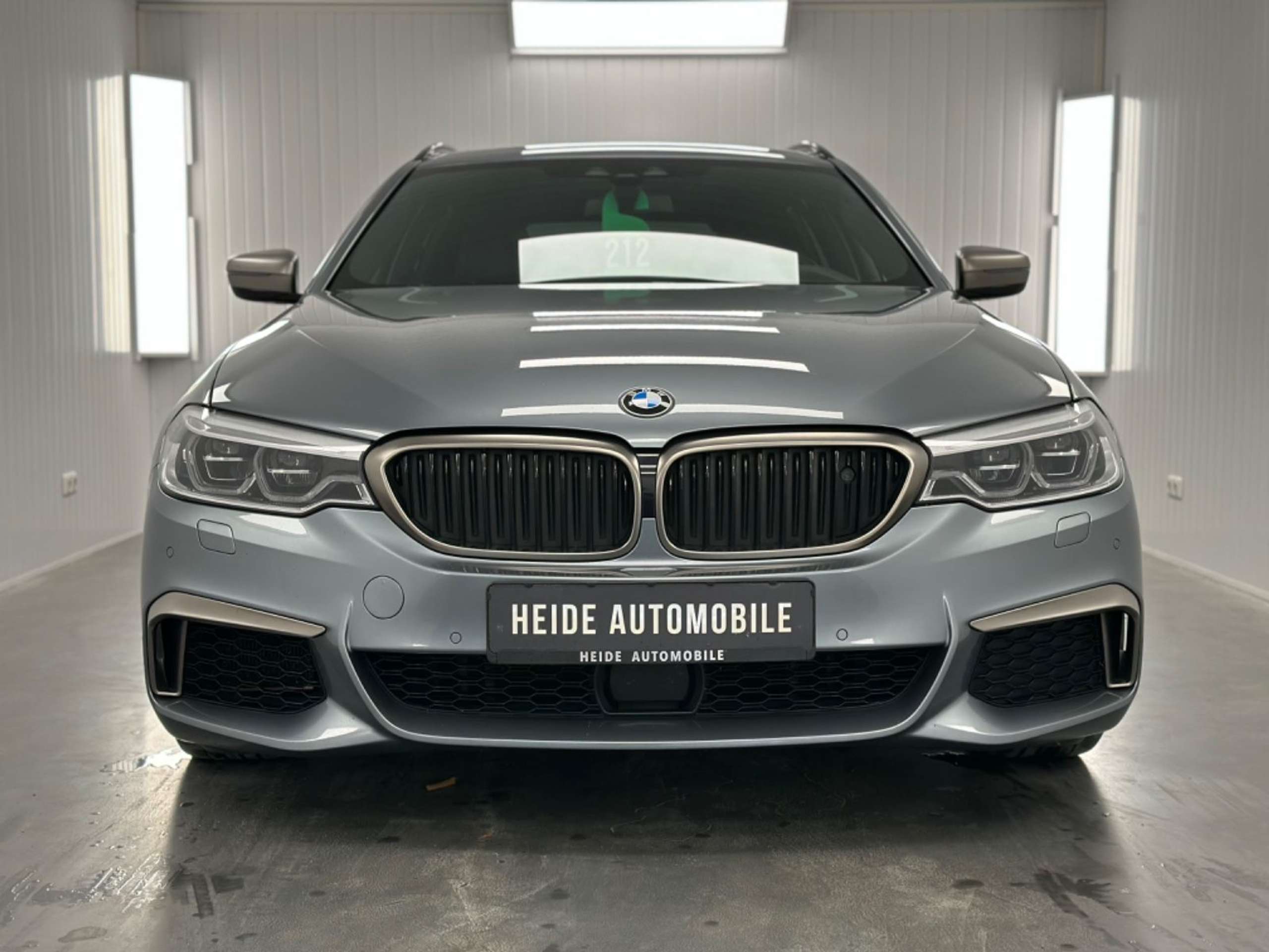 BMW - 550