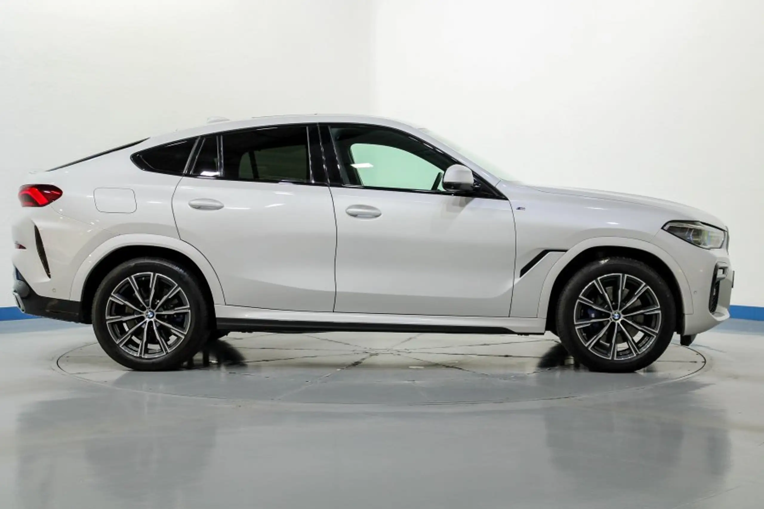 BMW - X6