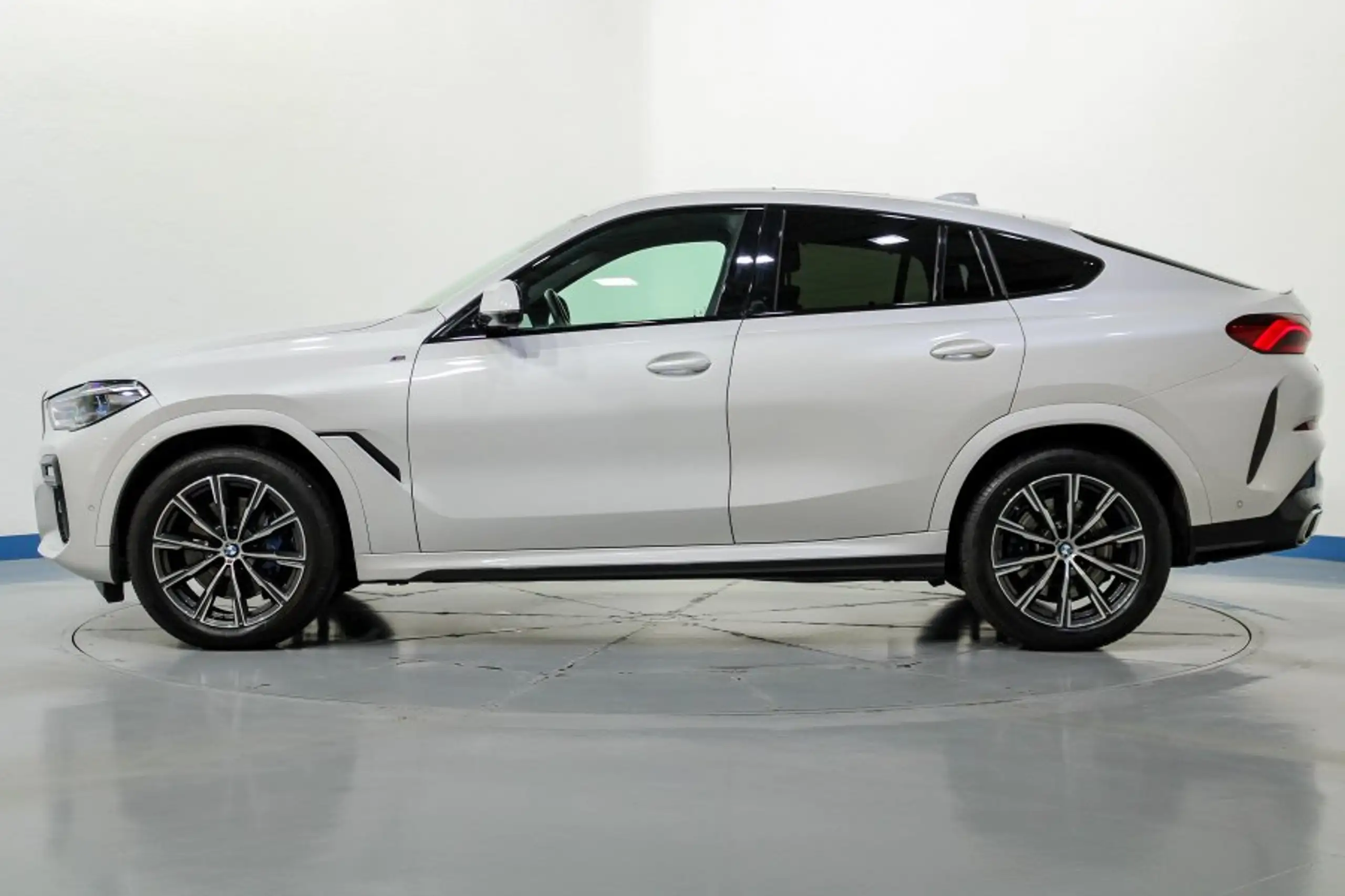 BMW - X6