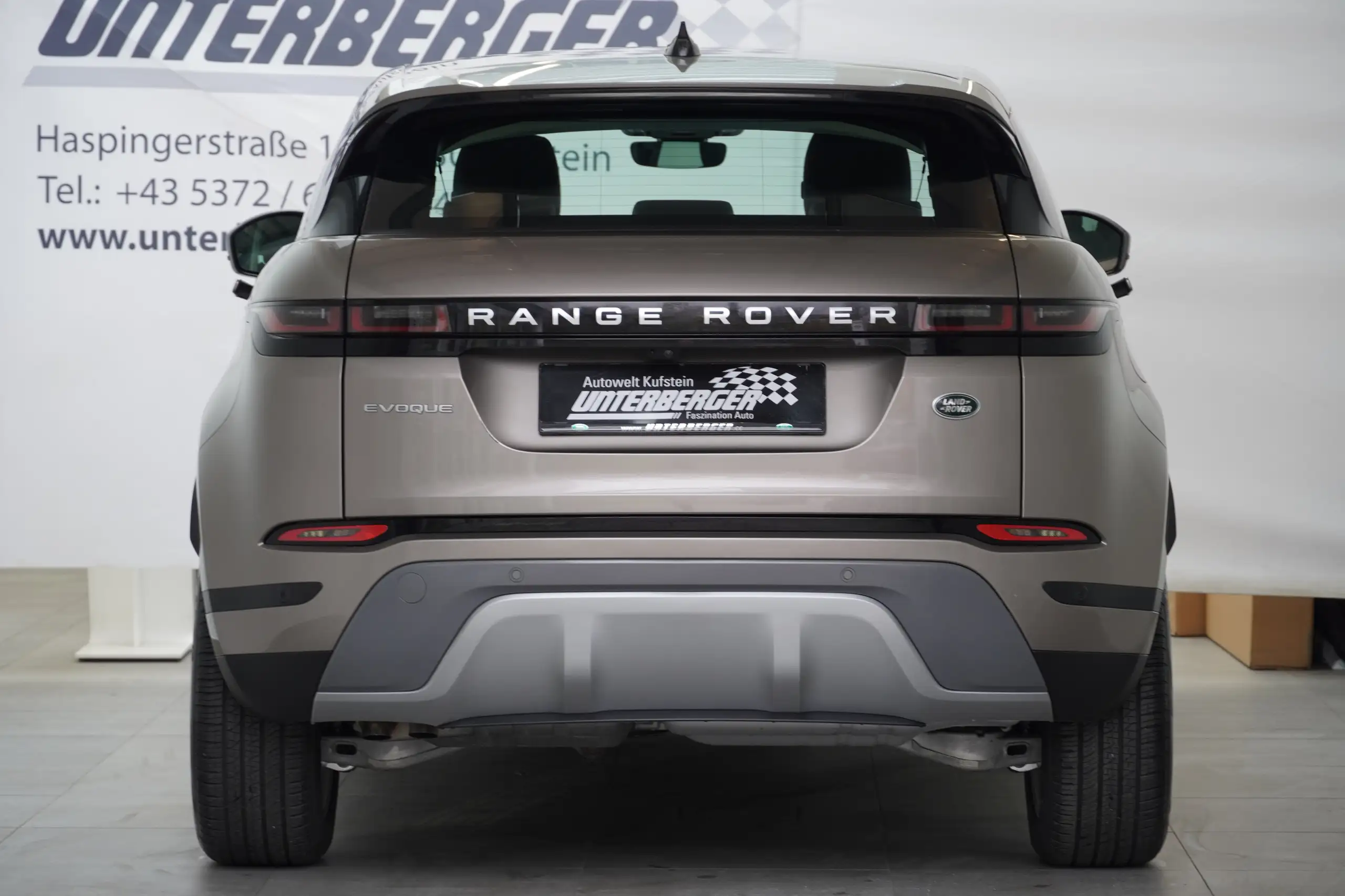 Land Rover - Range Rover Evoque