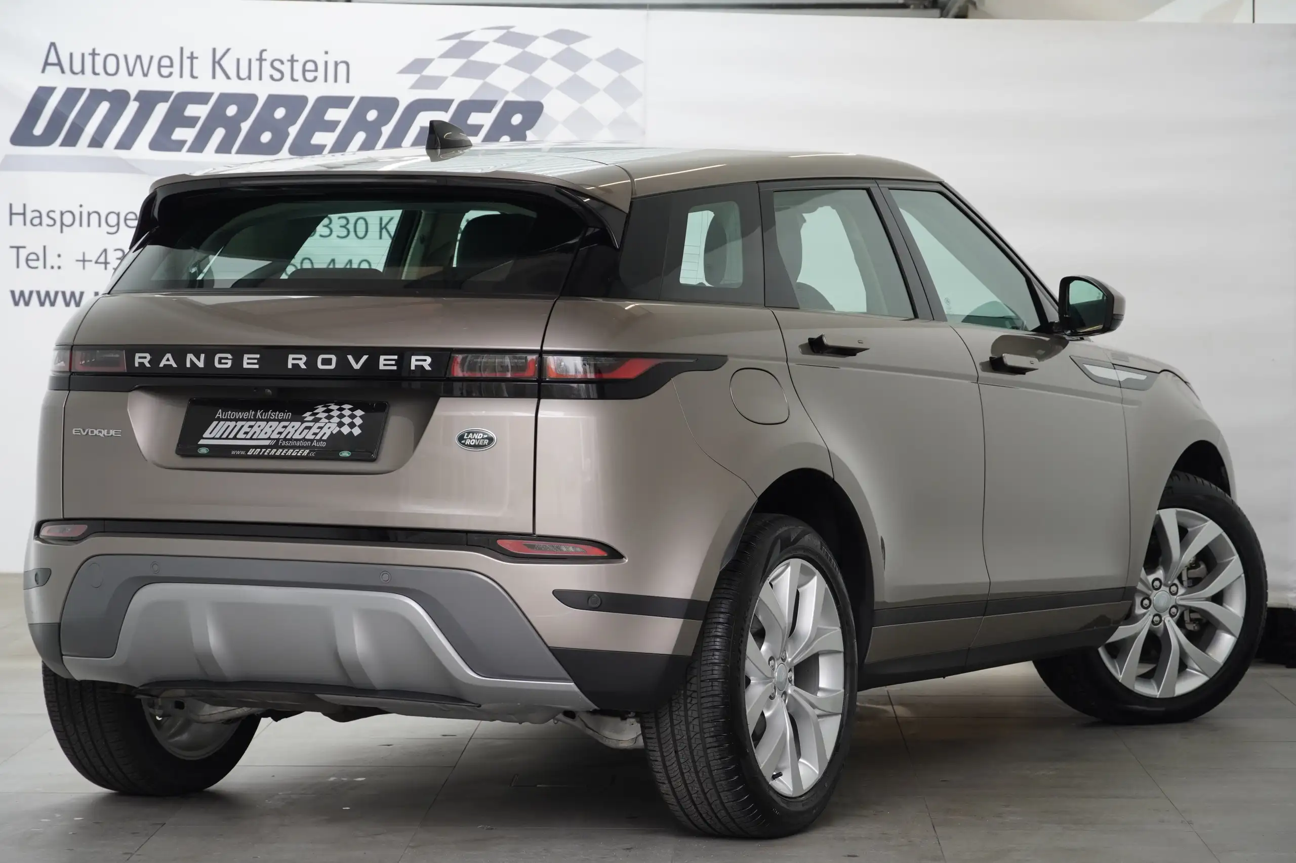 Land Rover - Range Rover Evoque