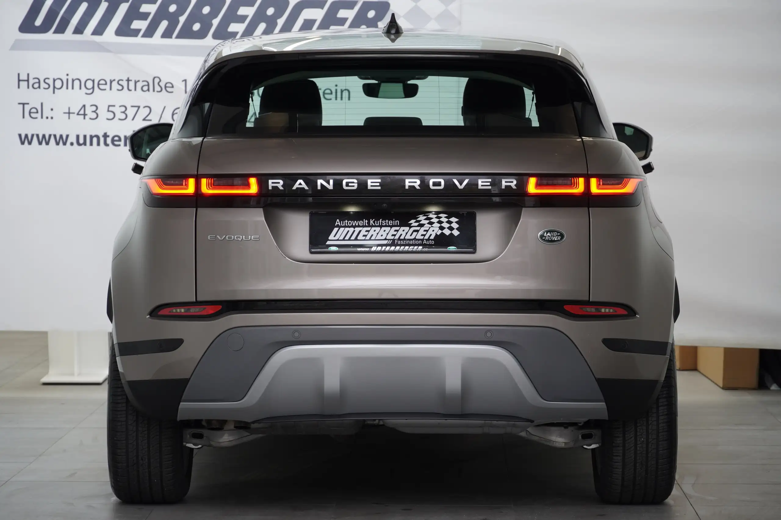 Land Rover - Range Rover Evoque