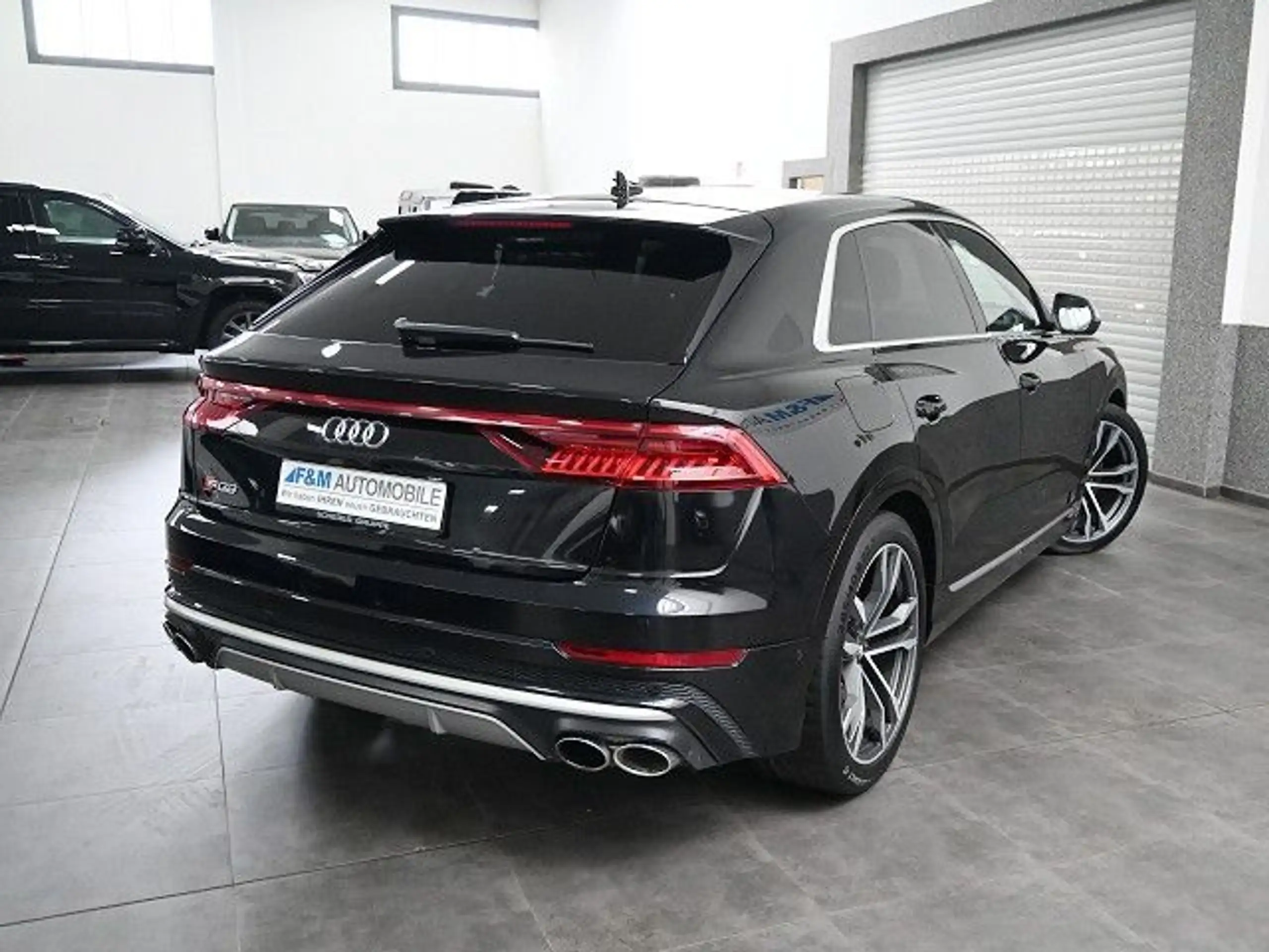 Audi - SQ8