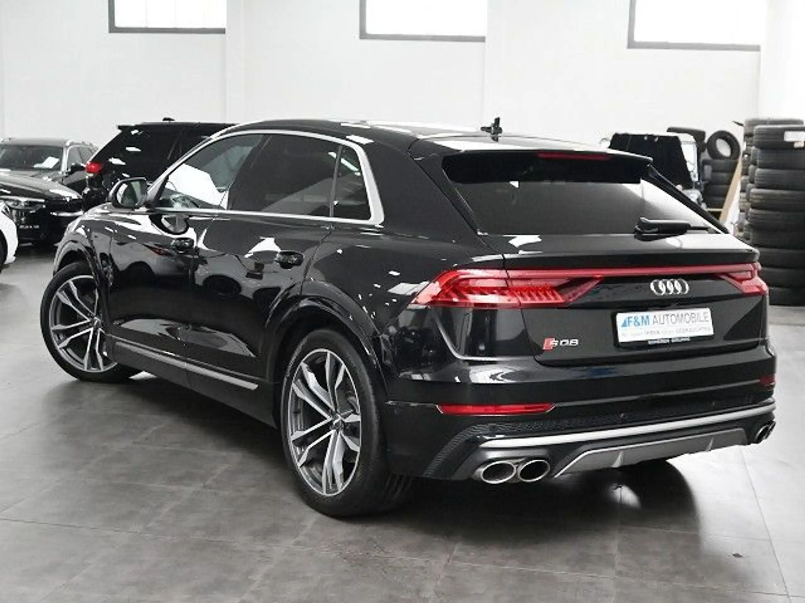 Audi - SQ8