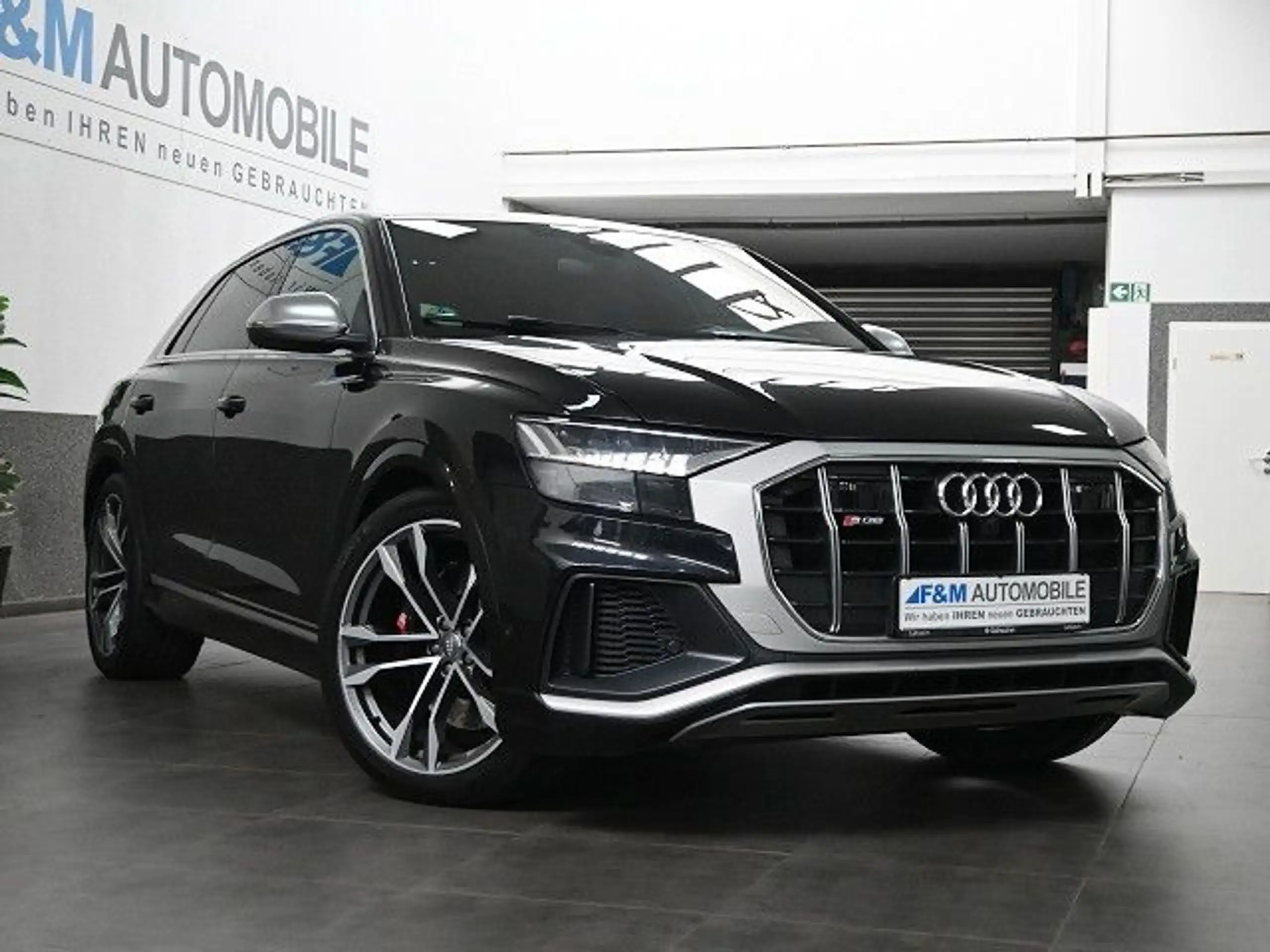 Audi - SQ8