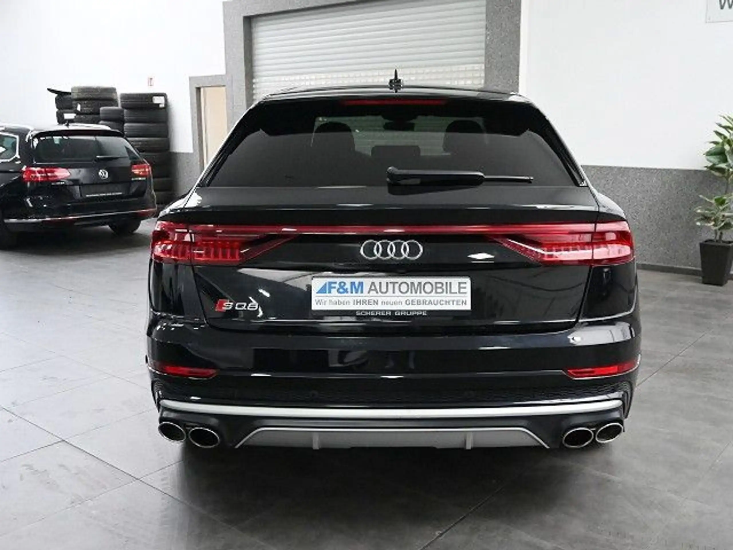 Audi - SQ8