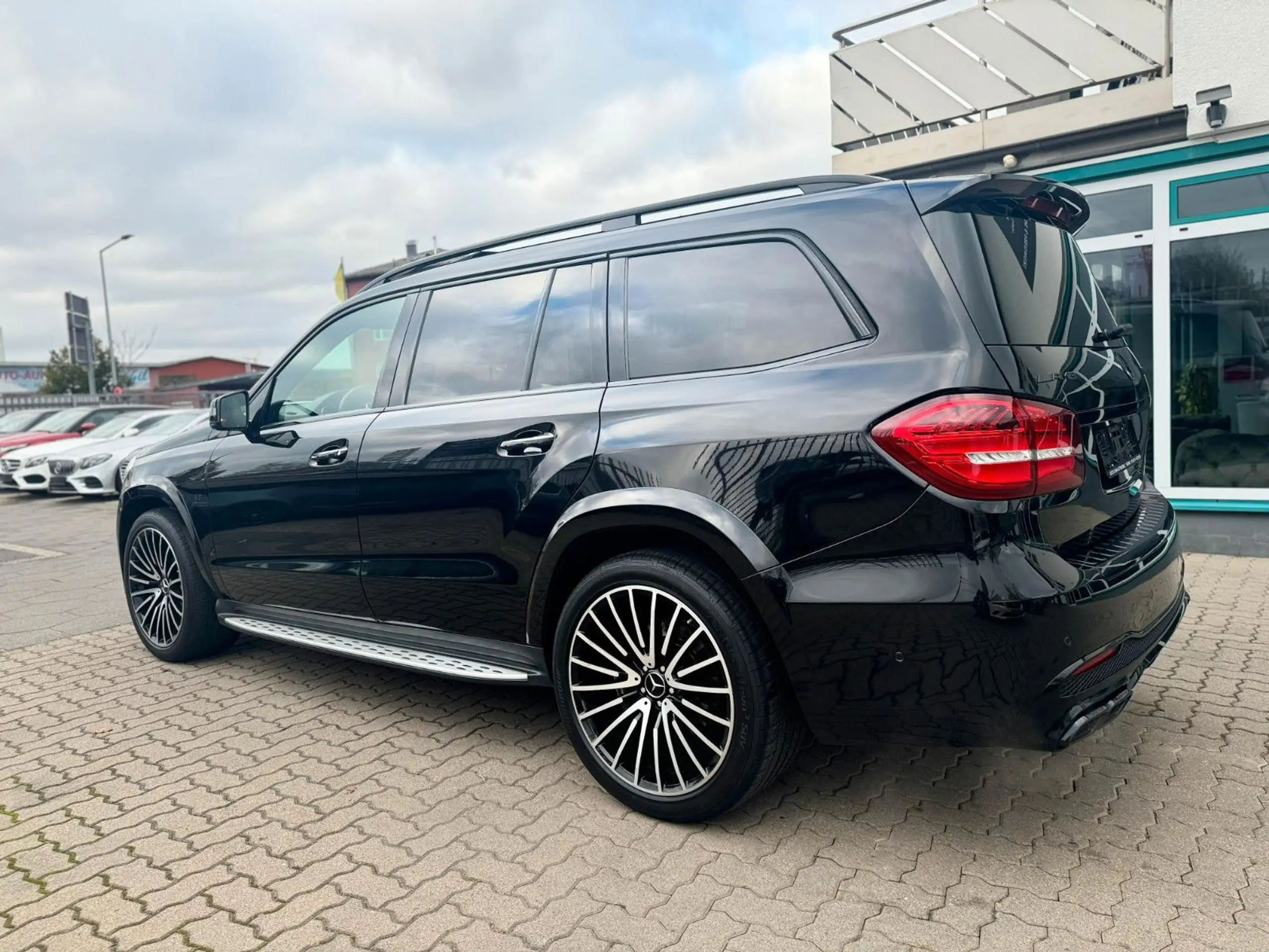 Mercedes-Benz - GLS 63 AMG