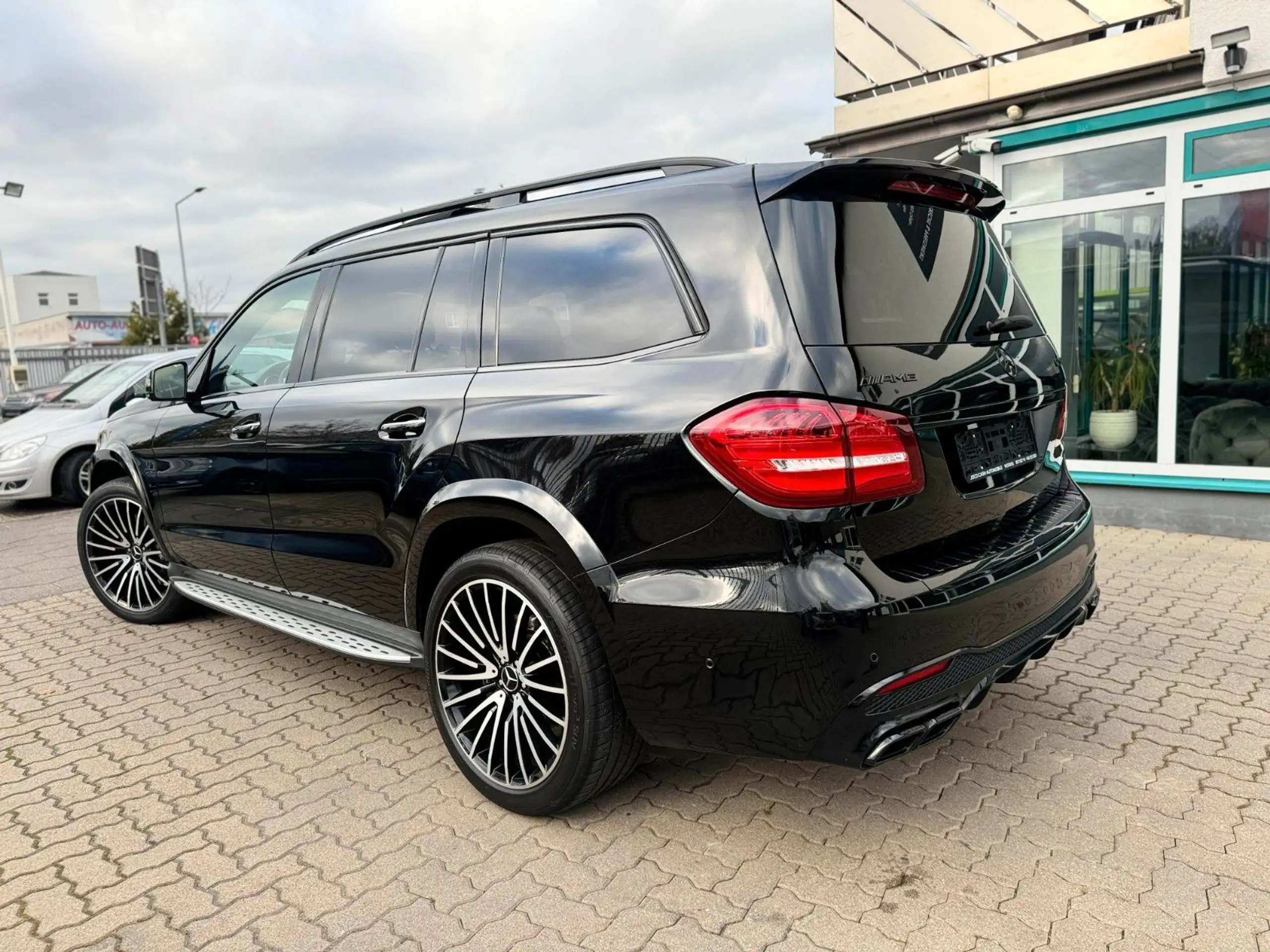 Mercedes-Benz - GLS 63 AMG