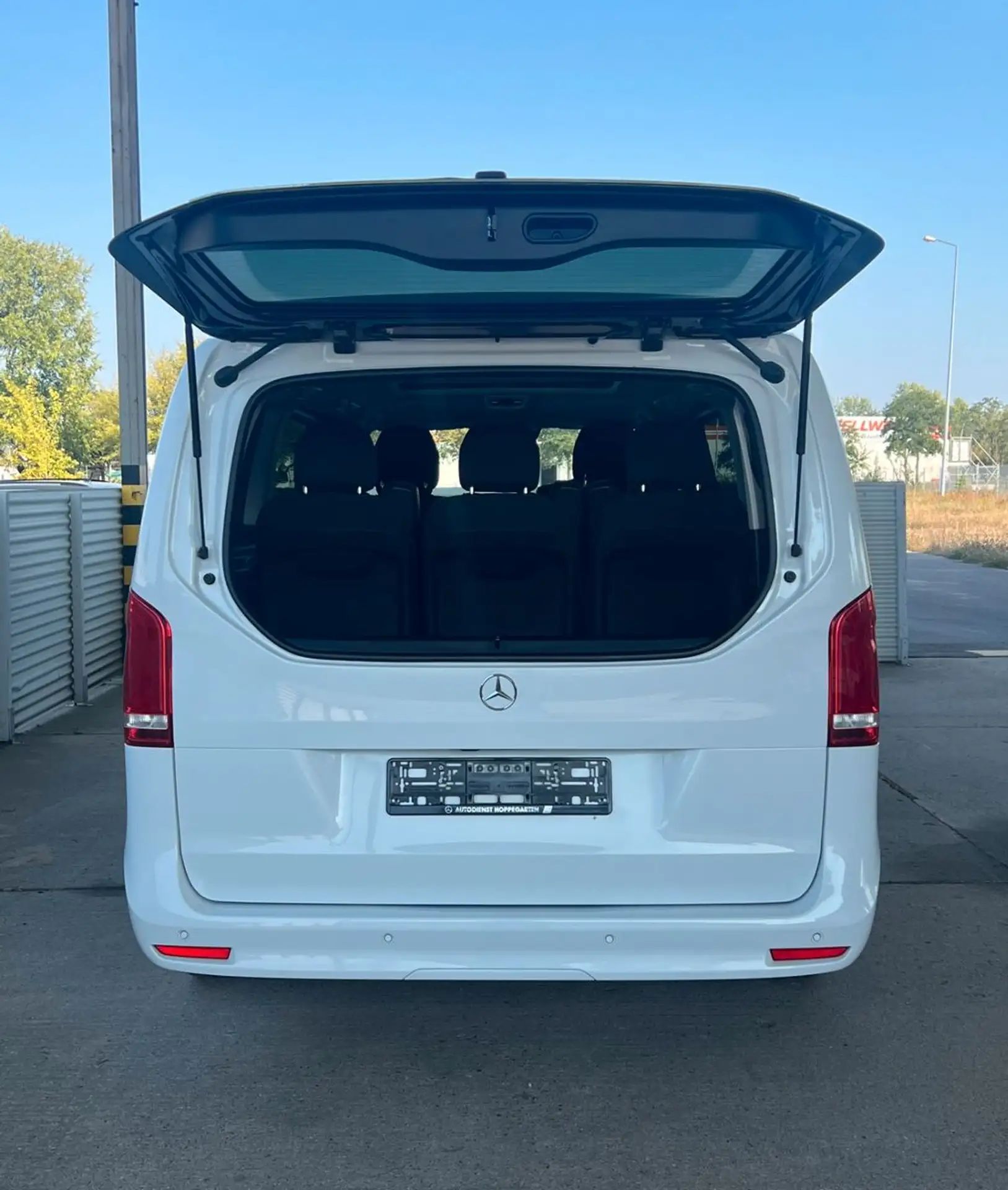 Mercedes-Benz - V 250