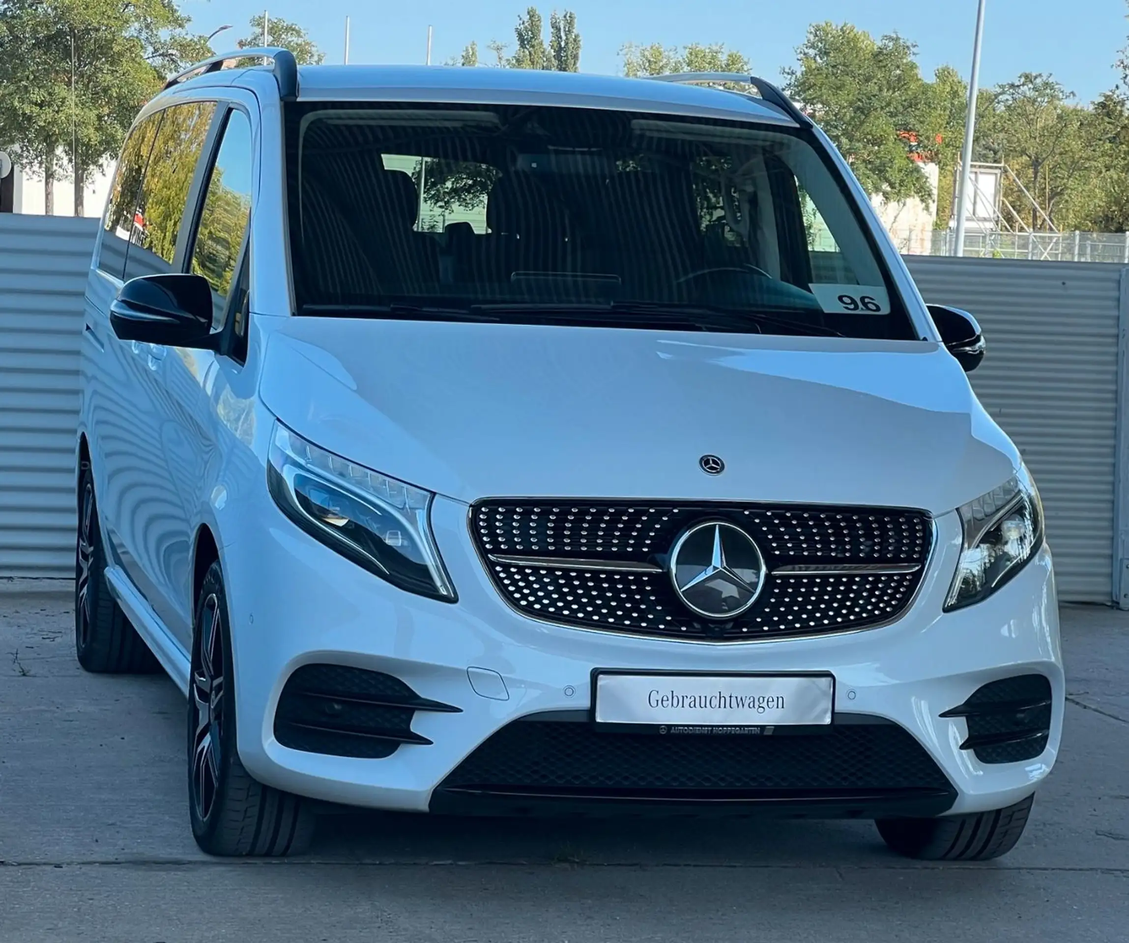 Mercedes-Benz - V 250