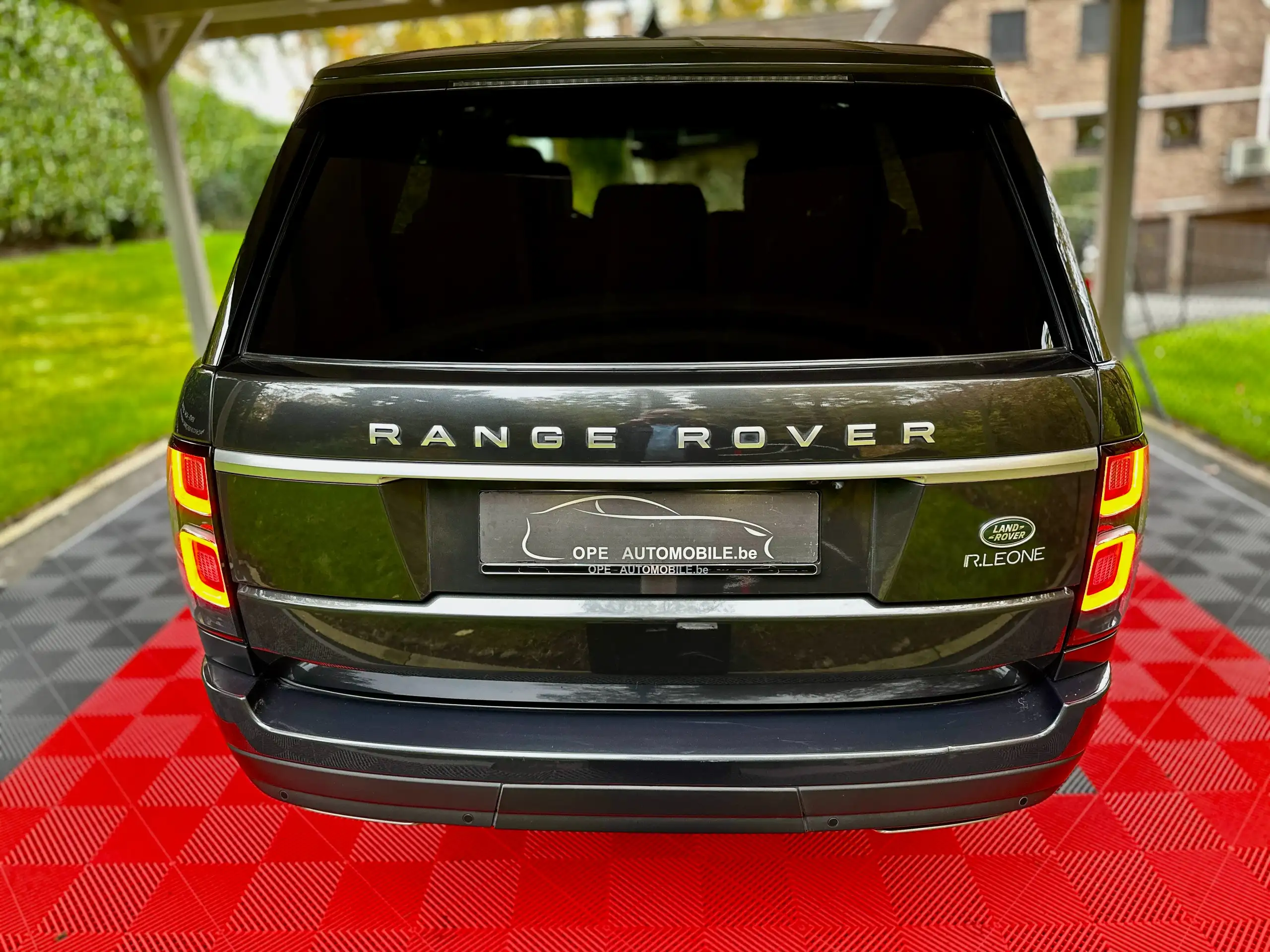 Land Rover - Range Rover