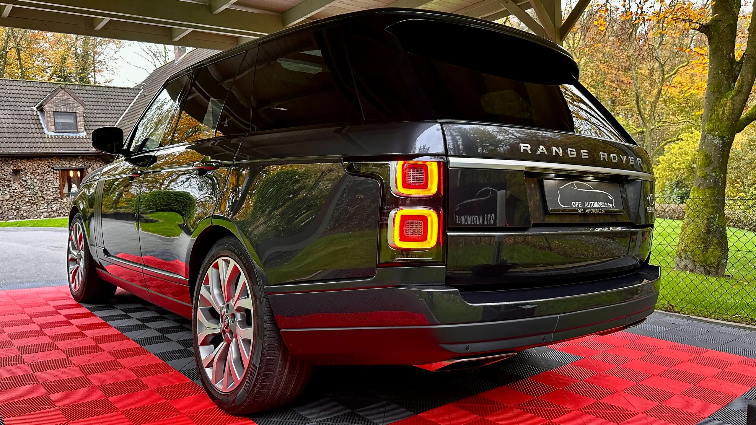 Land Rover - Range Rover