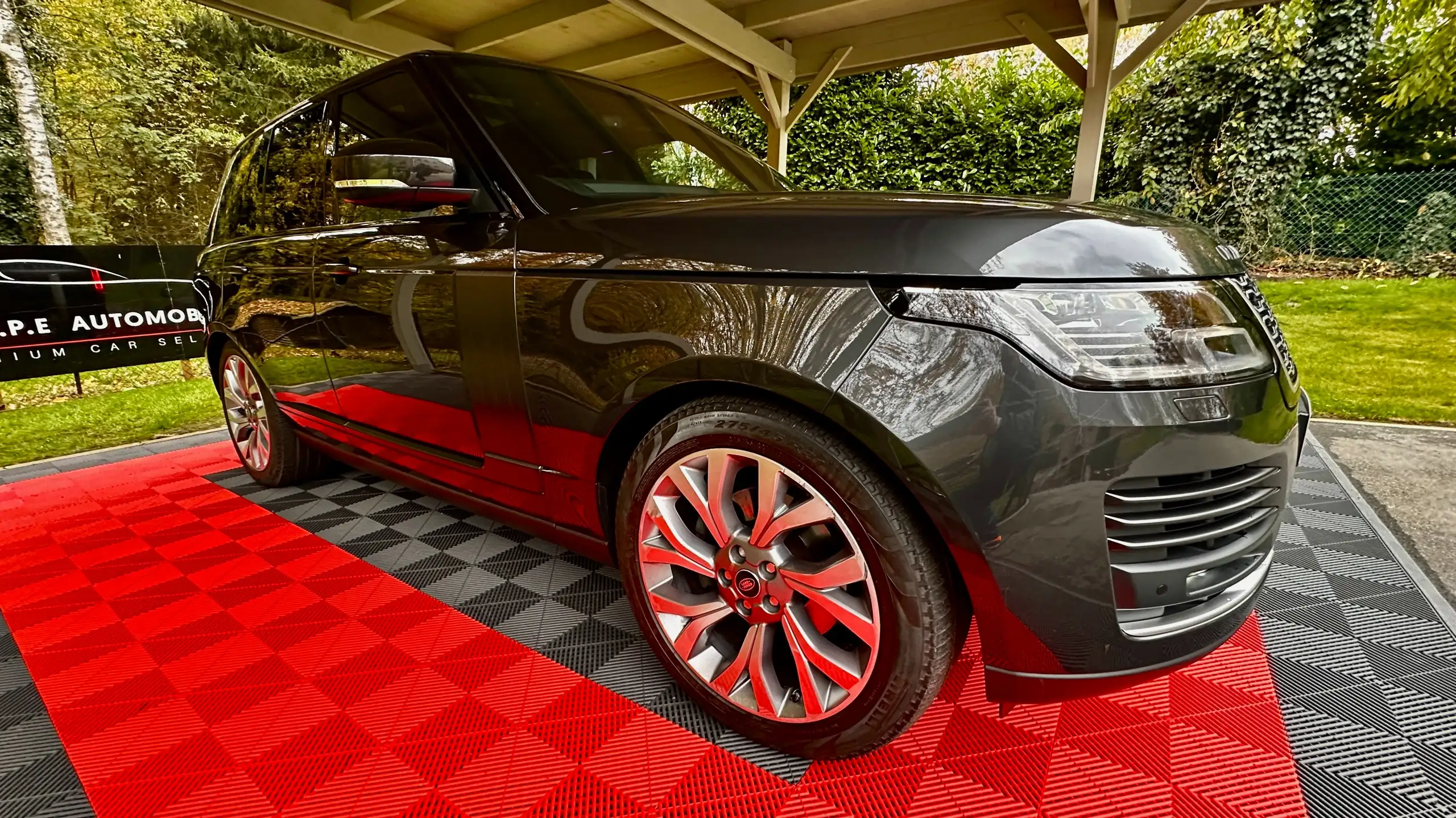 Land Rover - Range Rover