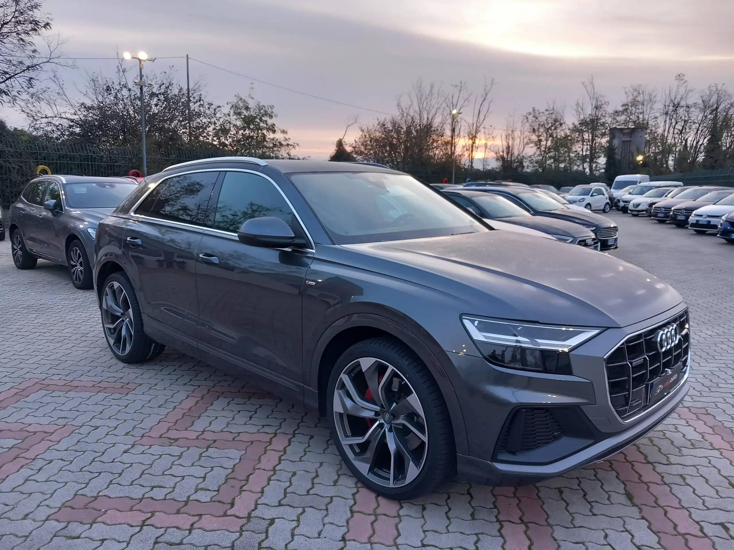 Audi - Q8